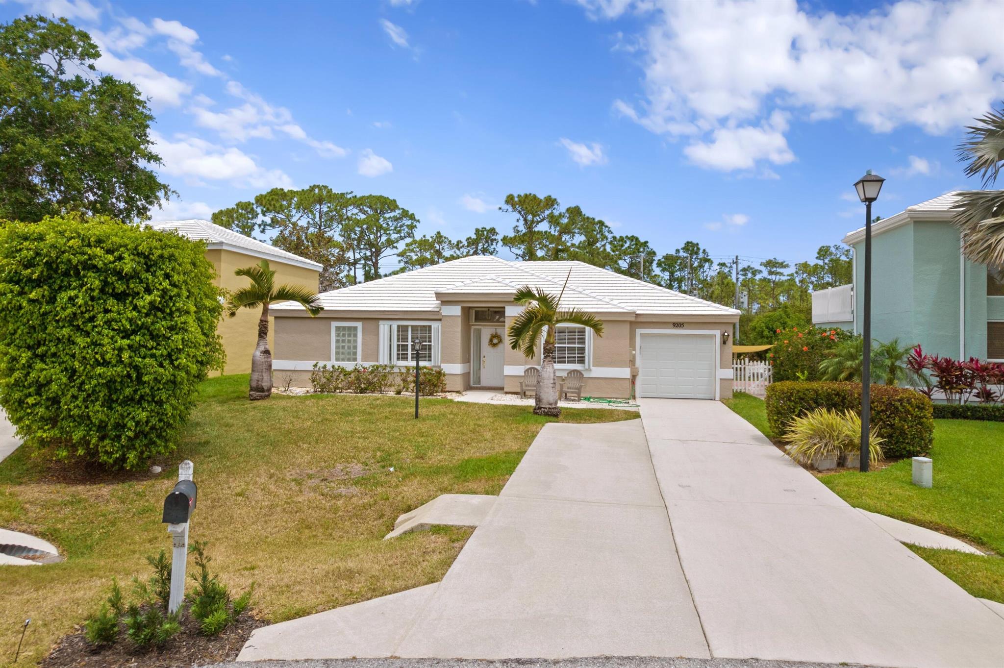 9205 SE Woods End Pl Jupiter, FL 33469