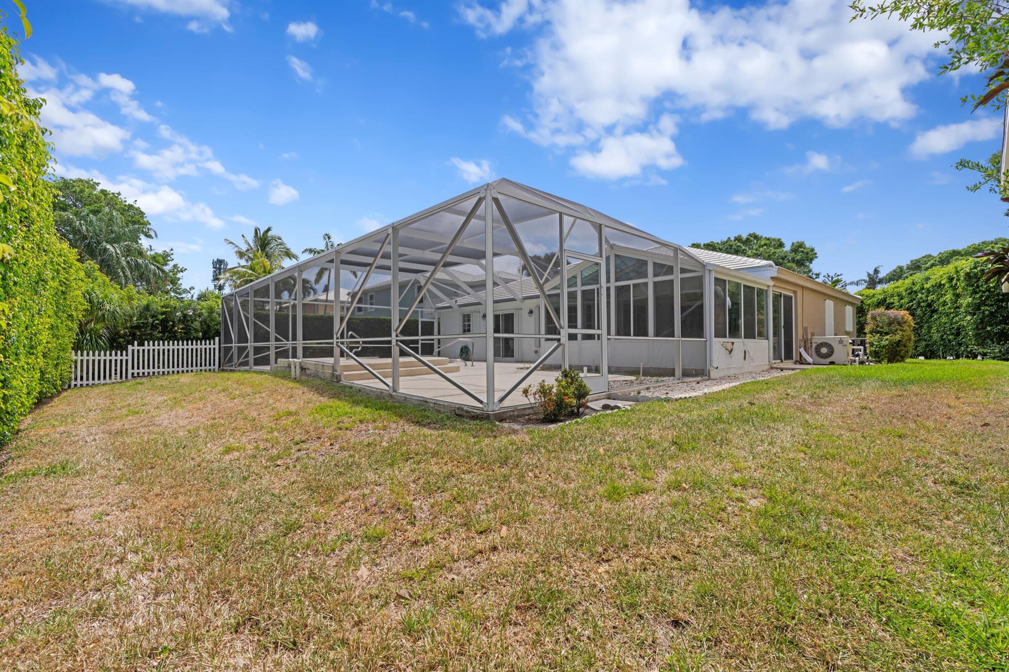 9205 SE Woods End Pl Jupiter, FL 33469