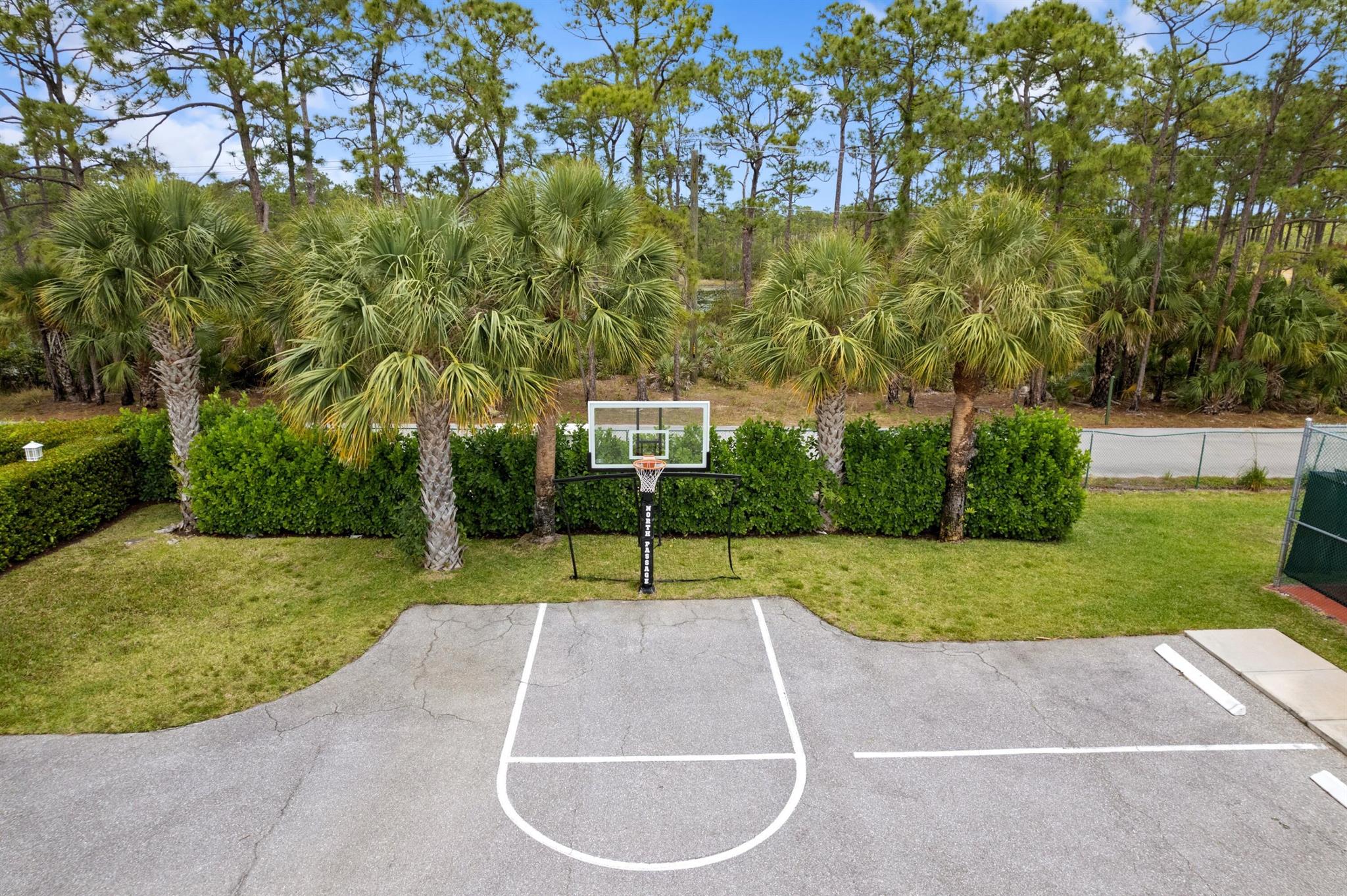 9205 SE Woods End Pl Jupiter, FL 33469