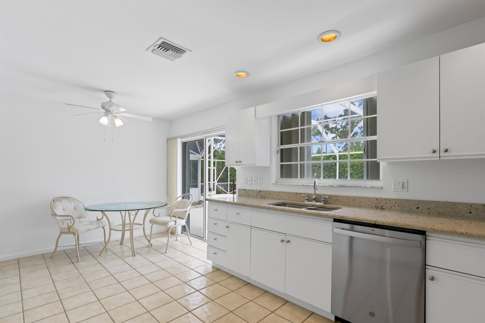 9205 SE Woods End Pl Jupiter, FL 33469