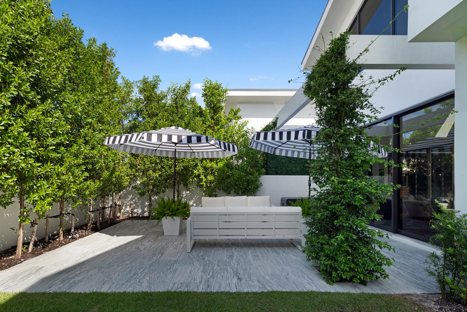 4444 Washington Rd Palm Beach, FL 33480