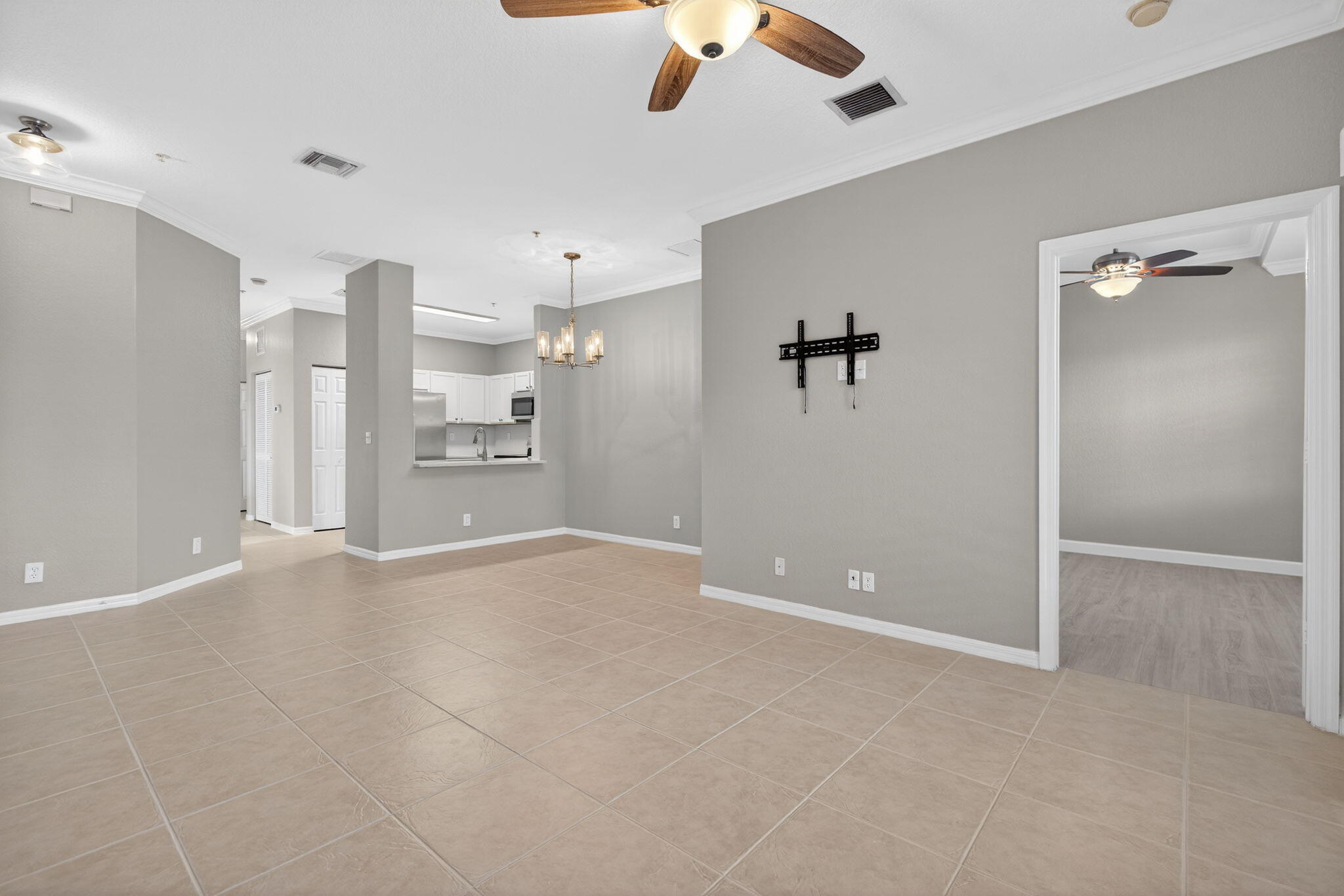 160 Village #I Tequesta, FL 33469