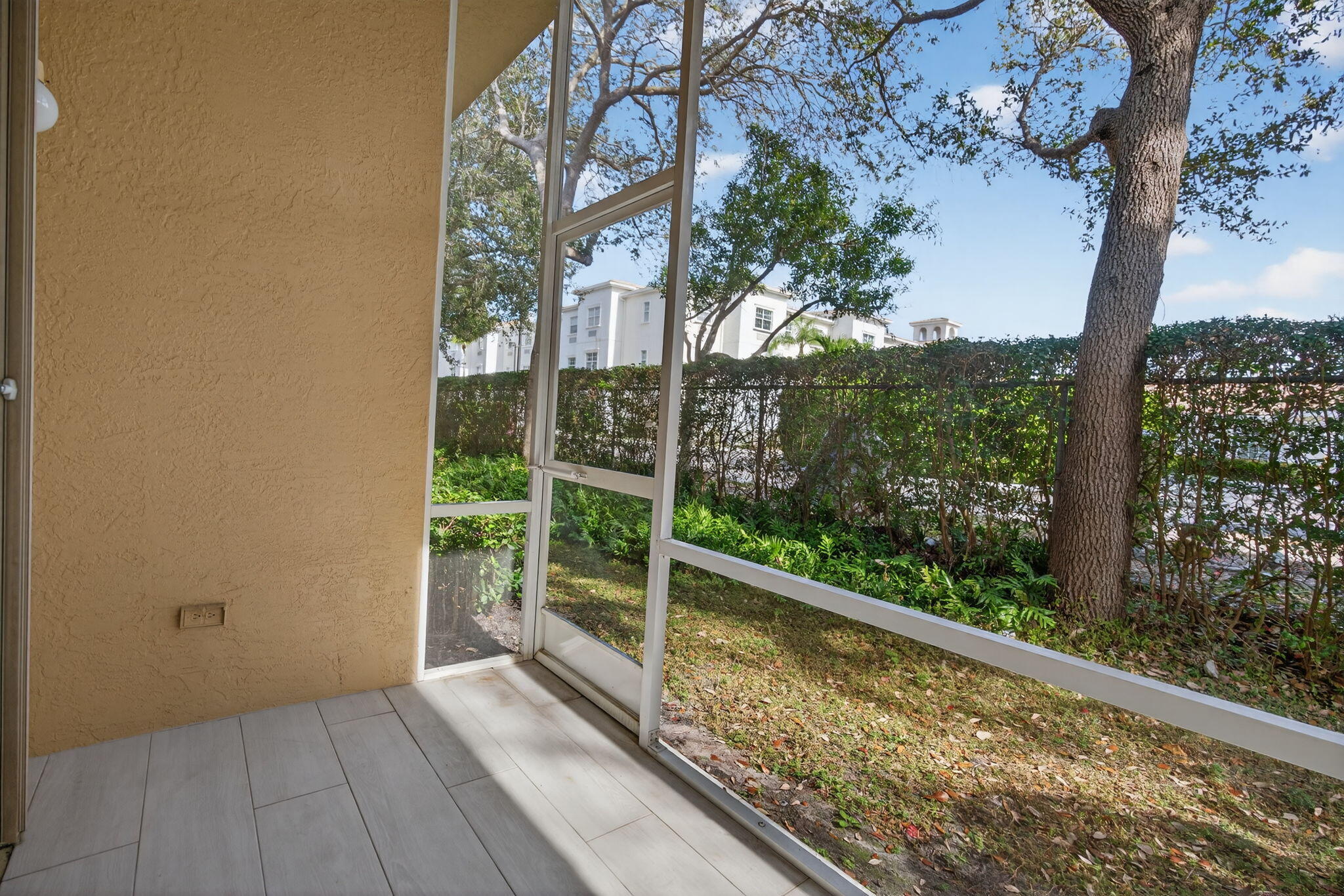 160 Village #I Tequesta, FL 33469