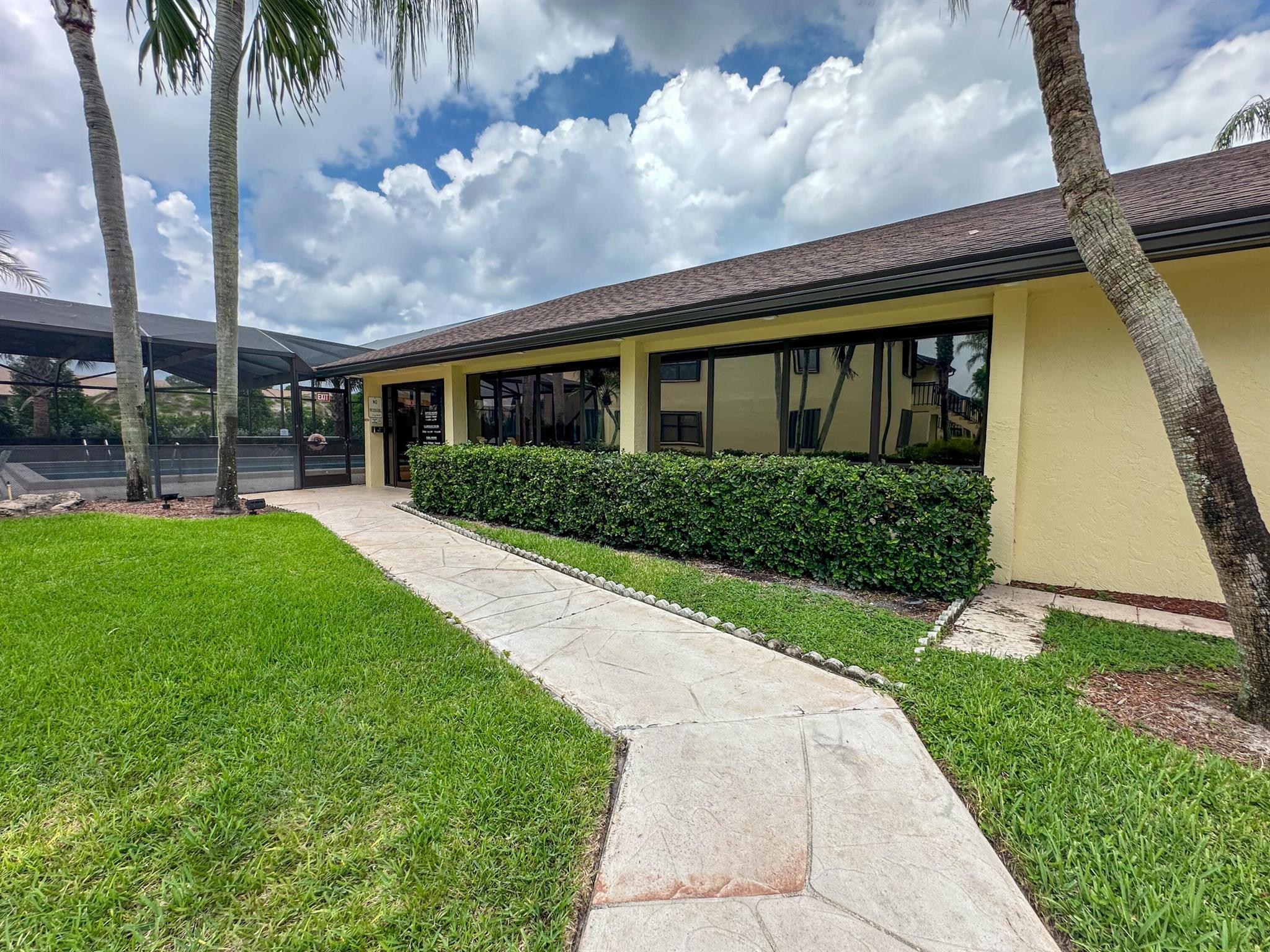 4704 Lucerne Lks Blvd #102 Lake Worth, FL 33467