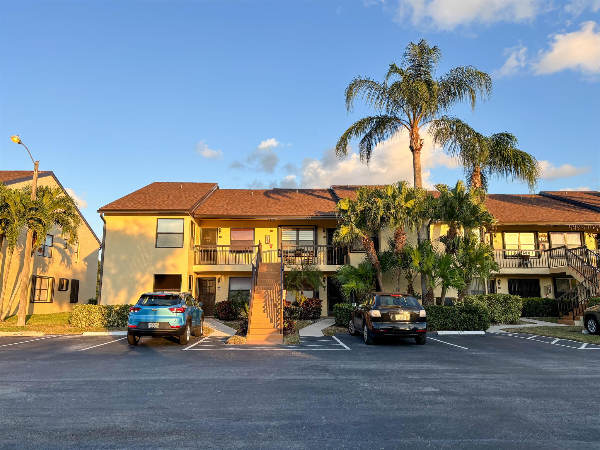 4704 Lucerne Lks Blvd #102 Lake Worth, FL 33467