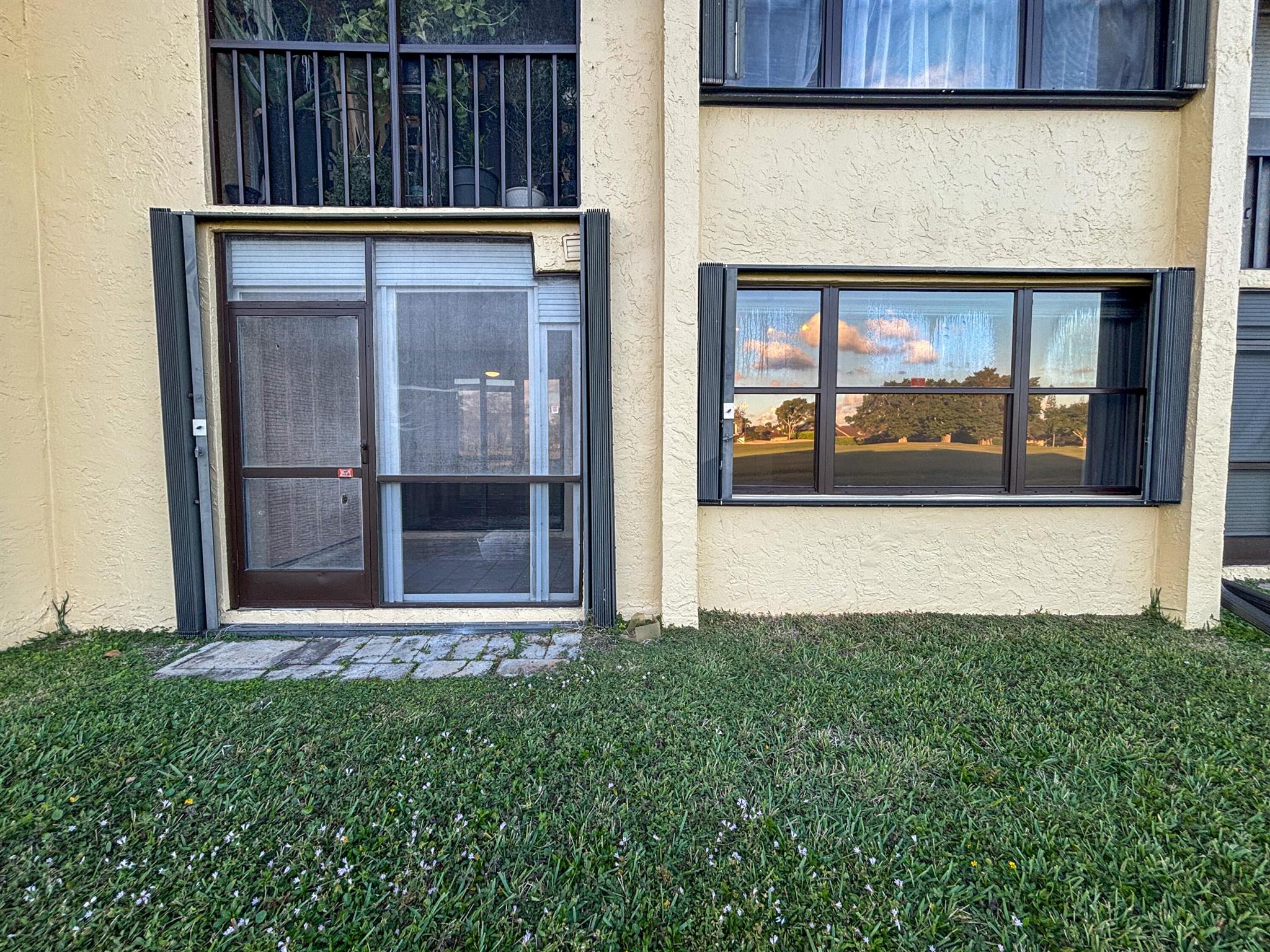 4704 Lucerne Lks Blvd #102 Lake Worth, FL 33467