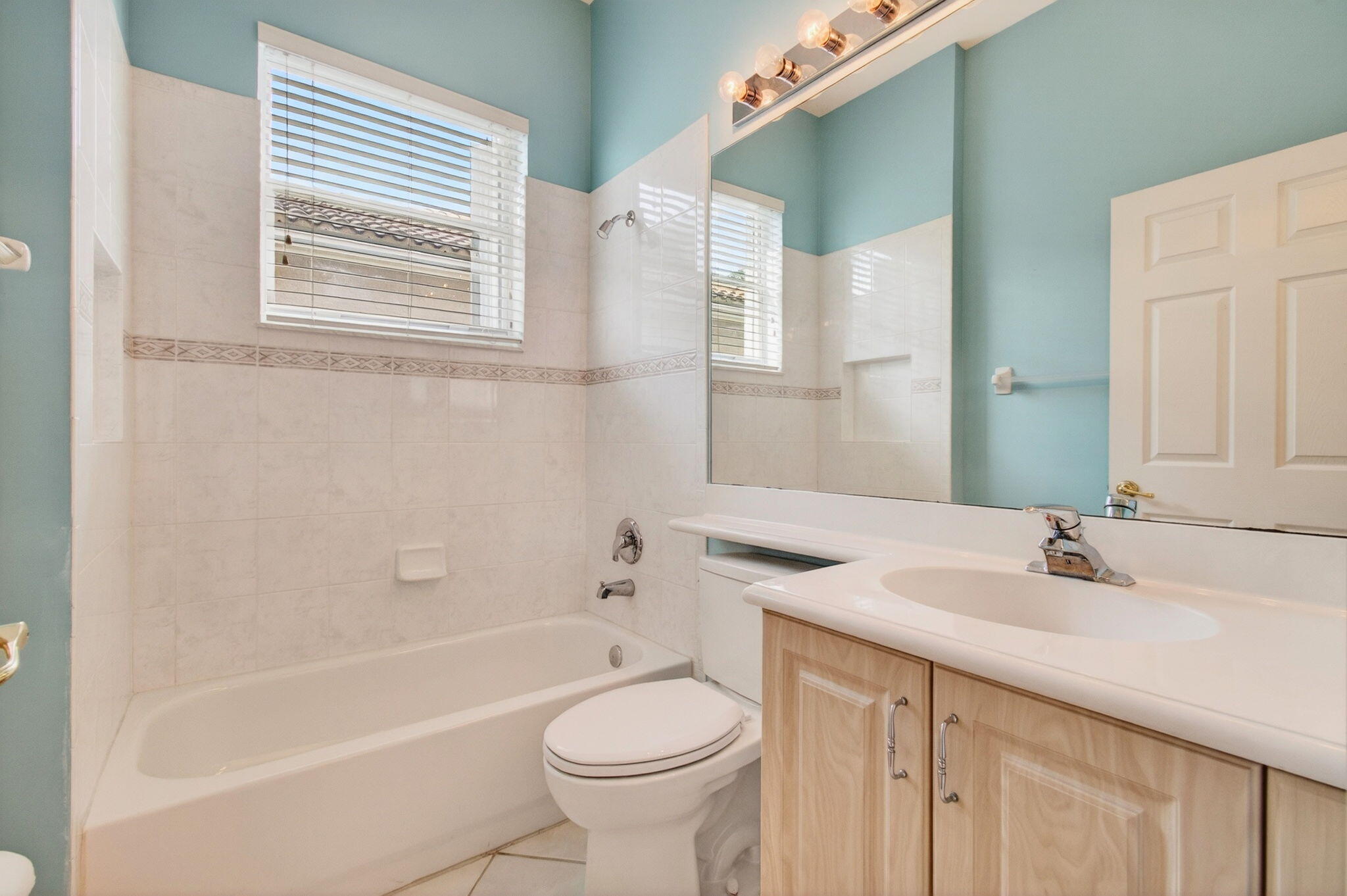 7102 Prado Lk Dr Delray Beach, FL 33446