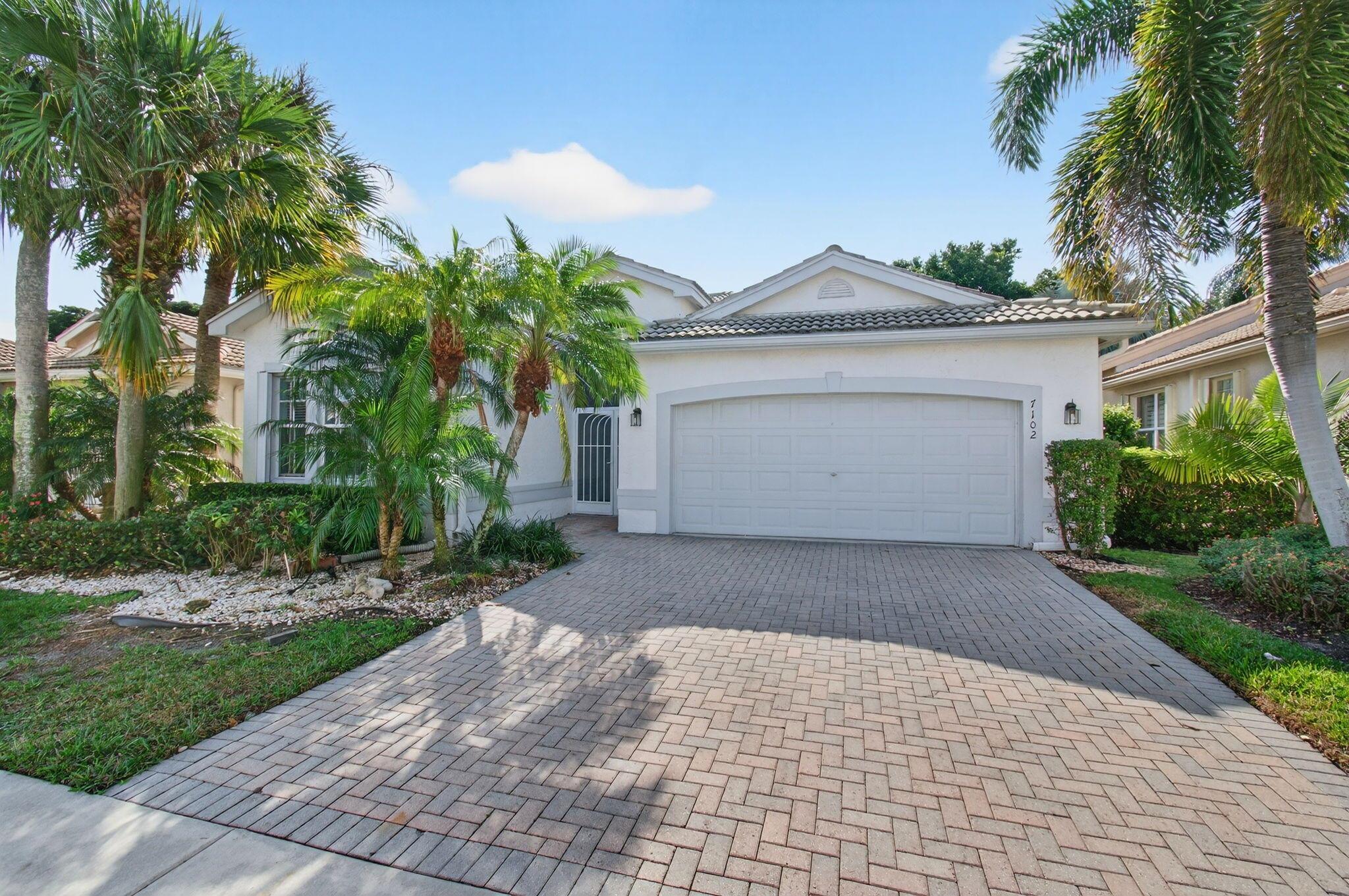 7102 Prado Lk Dr Delray Beach, FL 33446