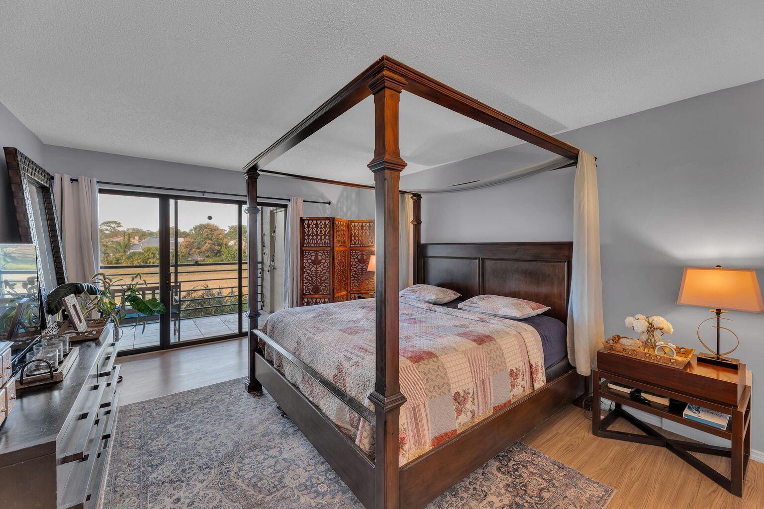 5650 Camino Del Sol #205 Boca Raton, FL 33433