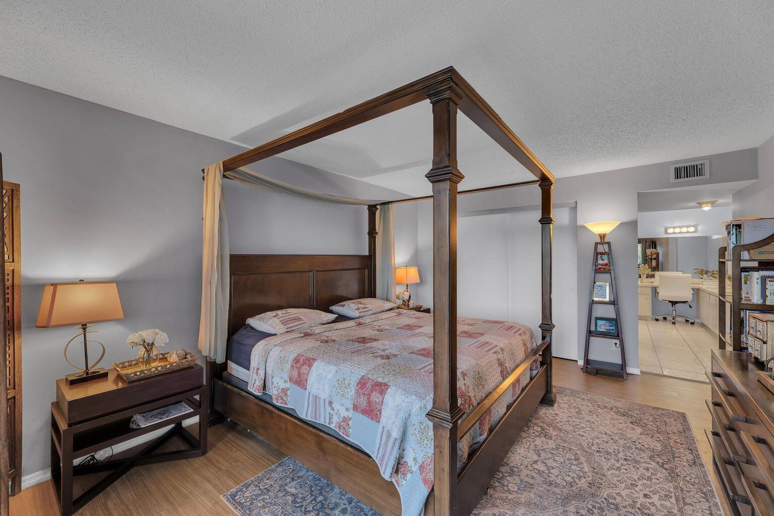 5650 Camino Del Sol #205 Boca Raton, FL 33433