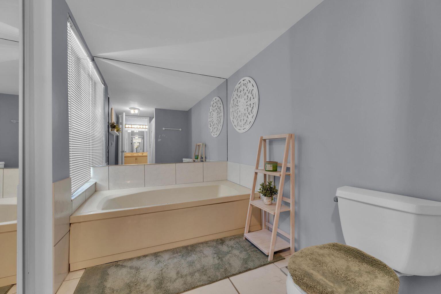 5650 Camino Del Sol #205 Boca Raton, FL 33433