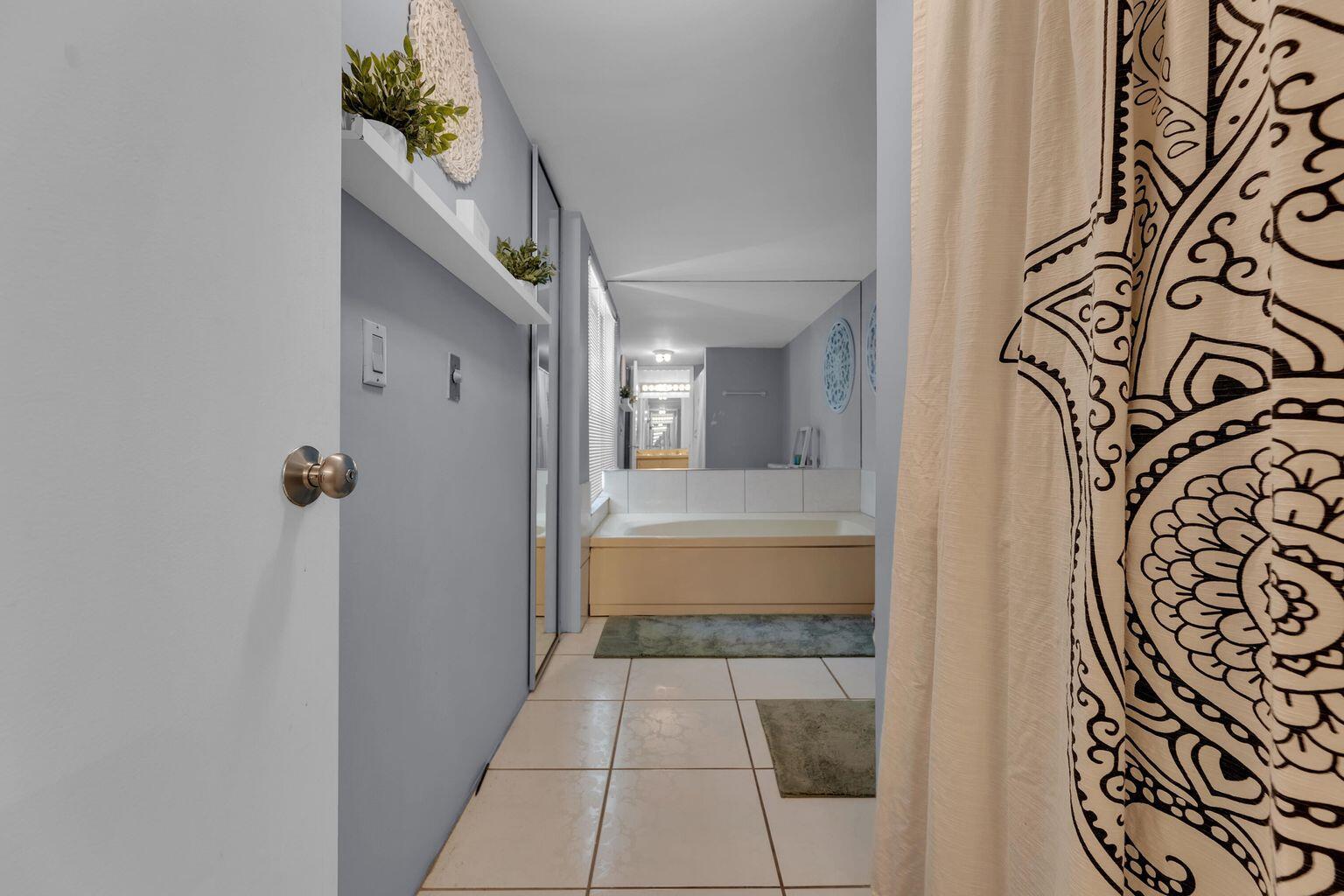 5650 Camino Del Sol #205 Boca Raton, FL 33433