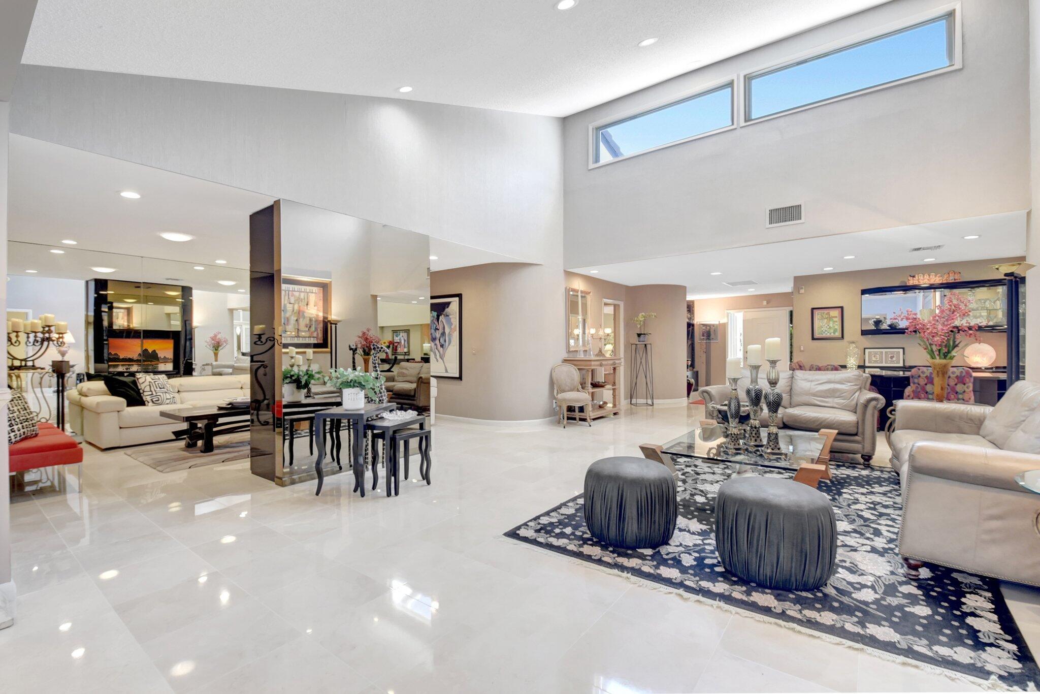 79 Hampshire Ln Boynton Beach, FL 33436