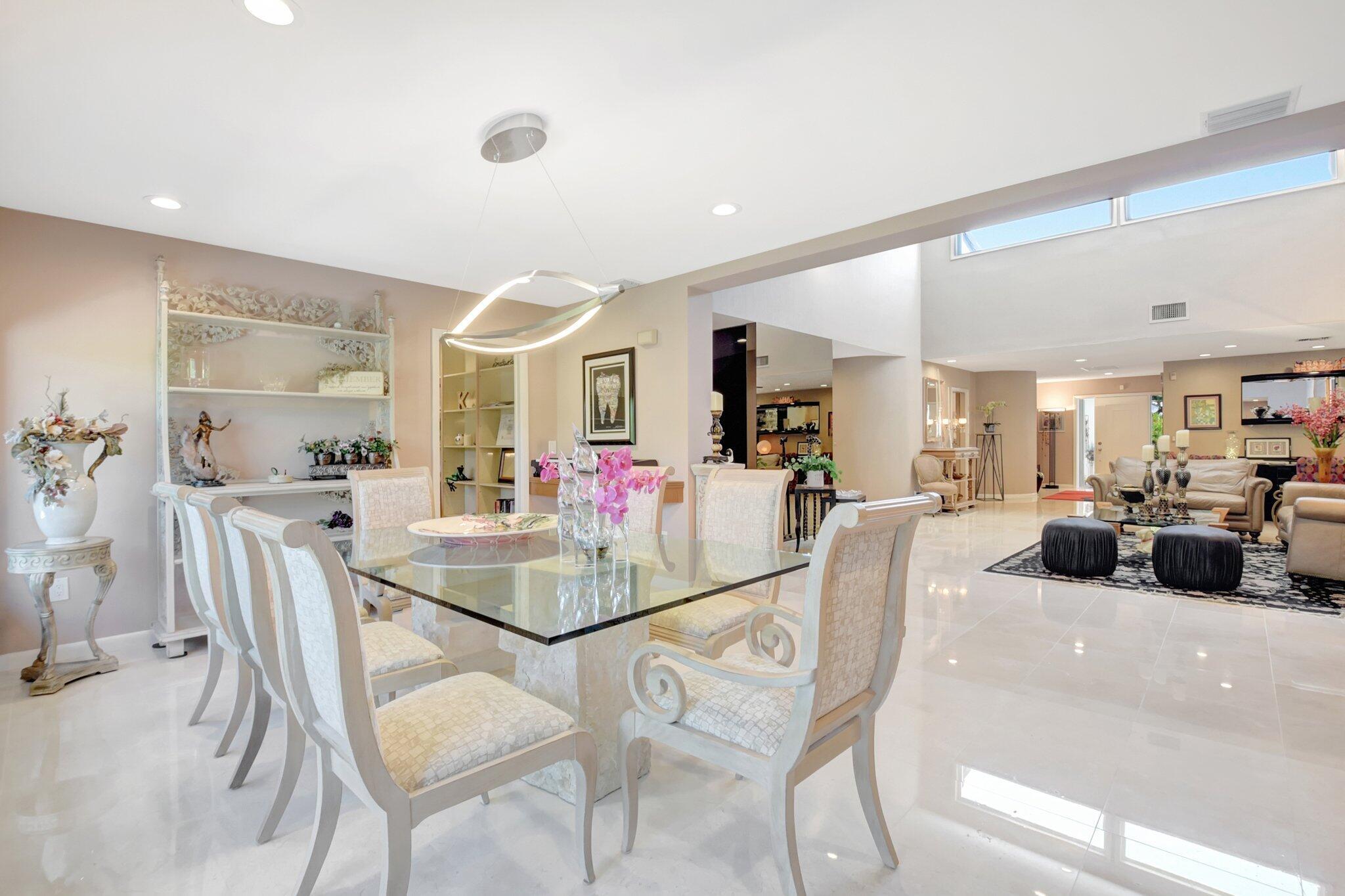 79 Hampshire Ln Boynton Beach, FL 33436