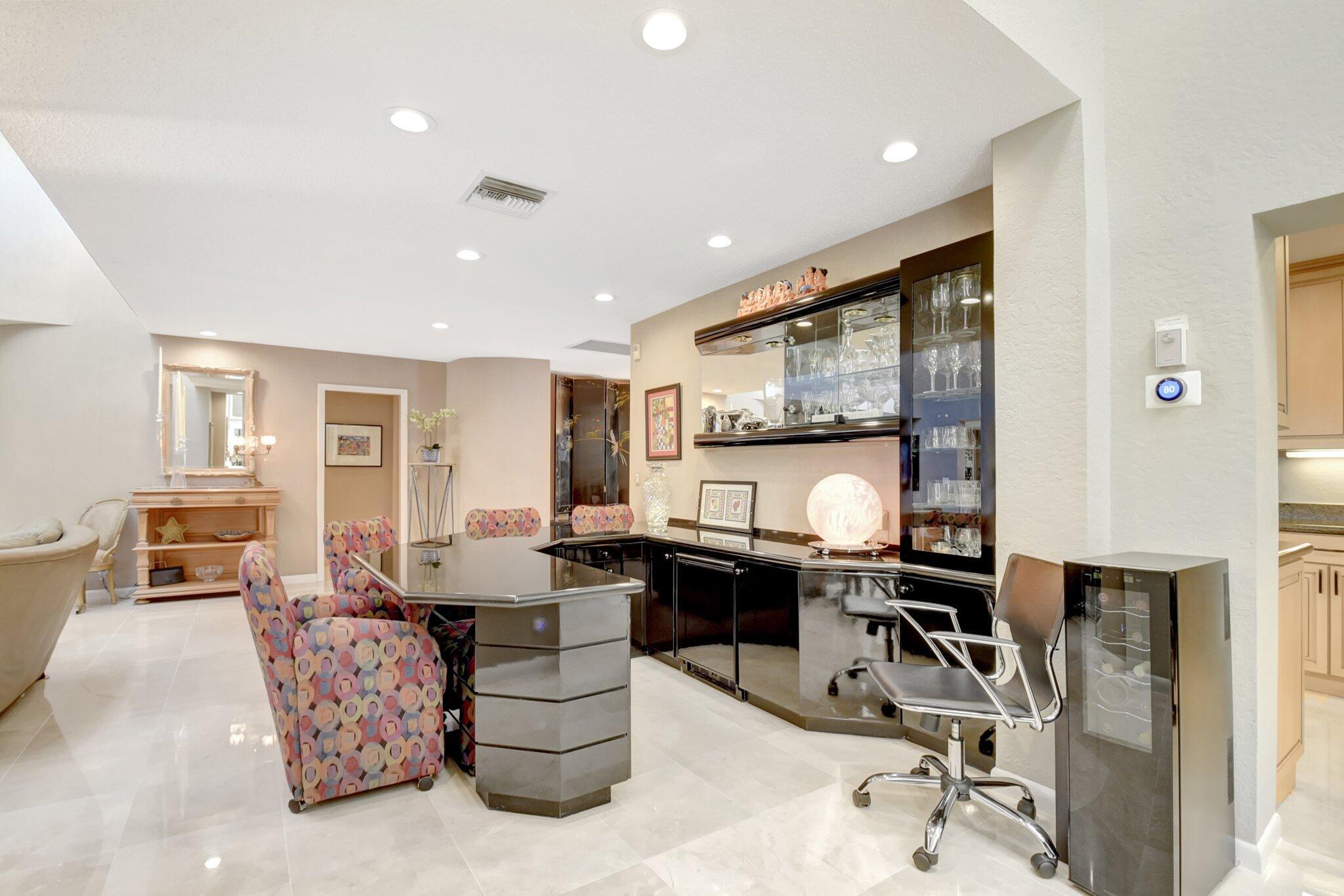 79 Hampshire Ln Boynton Beach, FL 33436