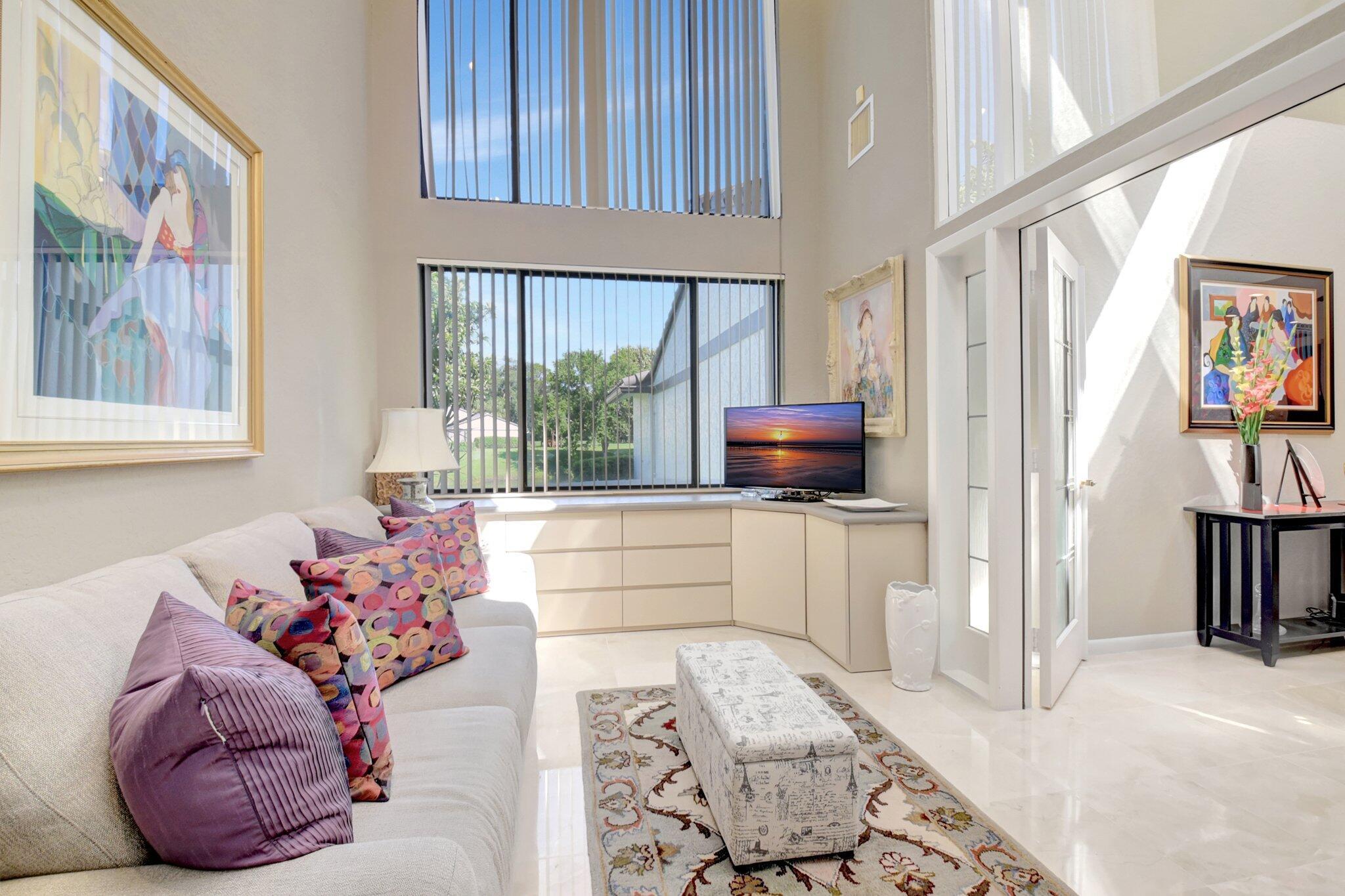 79 Hampshire Ln Boynton Beach, FL 33436