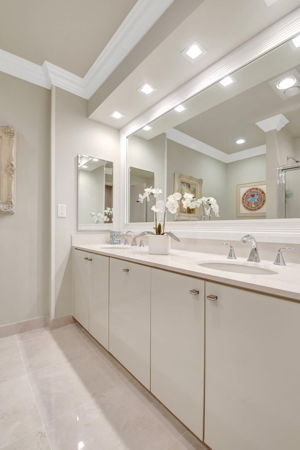 79 Hampshire Ln Boynton Beach, FL 33436