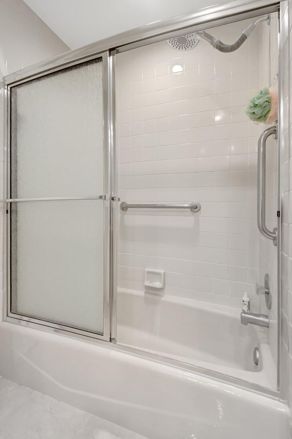 79 Hampshire Ln Boynton Beach, FL 33436