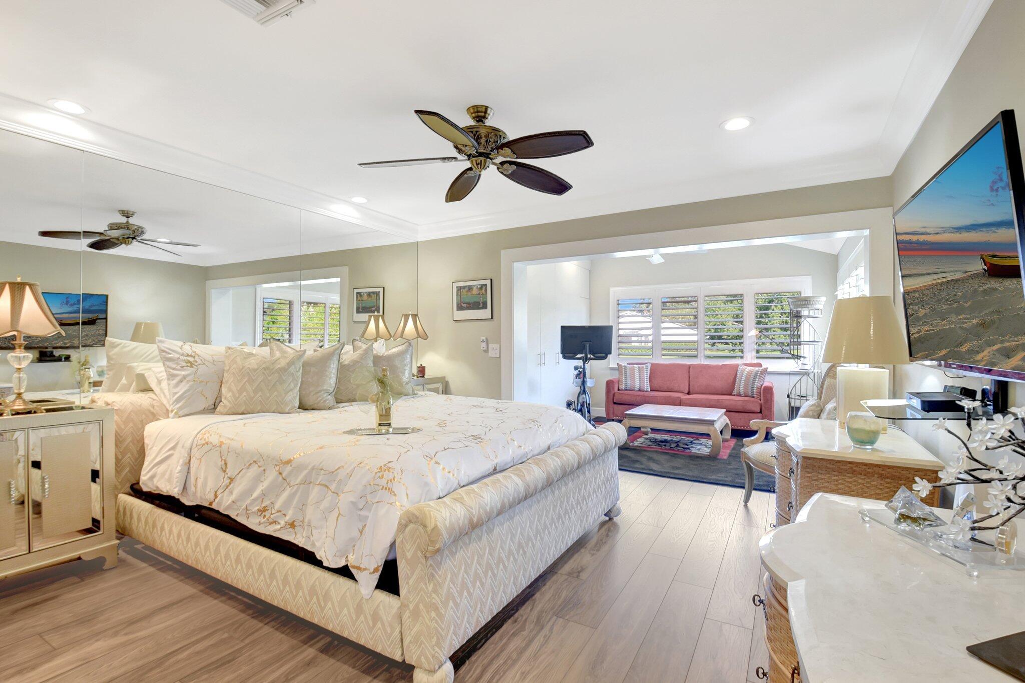 79 Hampshire Ln Boynton Beach, FL 33436