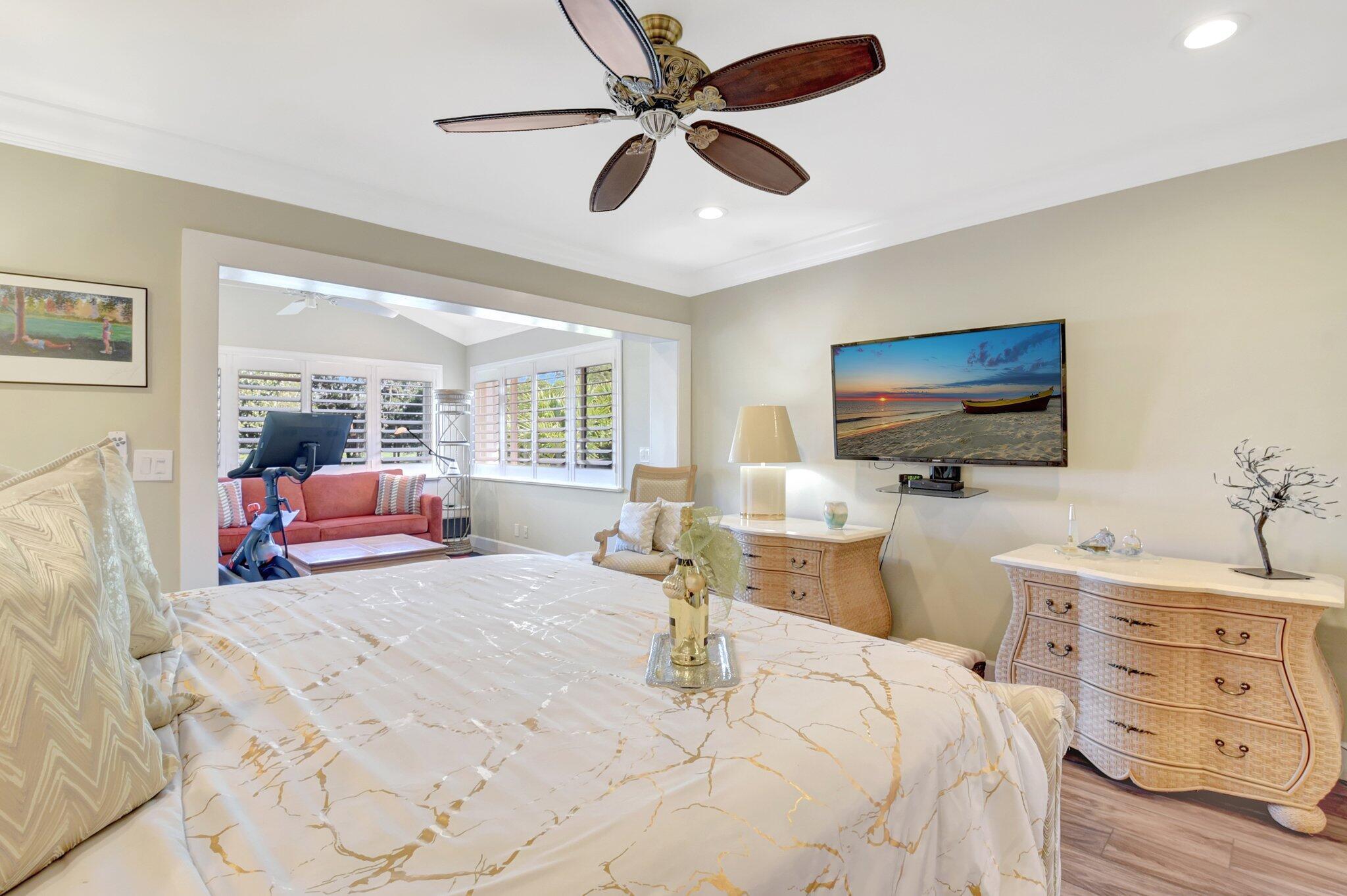 79 Hampshire Ln Boynton Beach, FL 33436