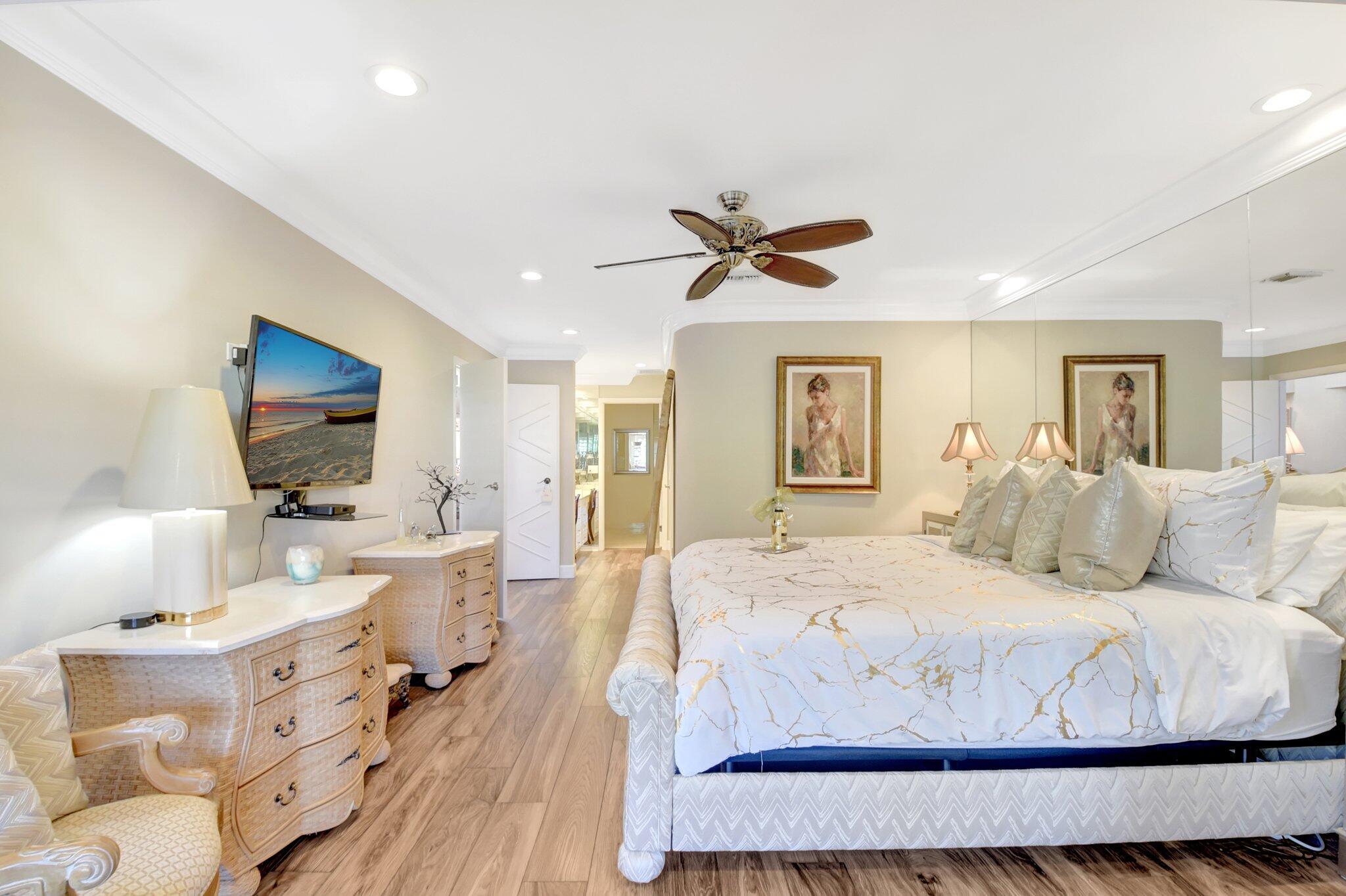 79 Hampshire Ln Boynton Beach, FL 33436