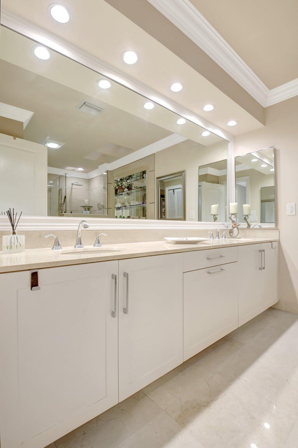 79 Hampshire Ln Boynton Beach, FL 33436