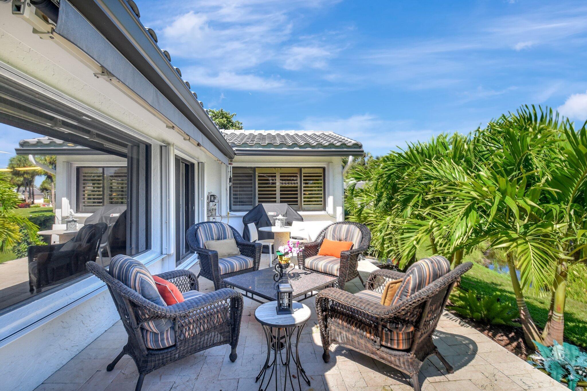 79 Hampshire Ln Boynton Beach, FL 33436