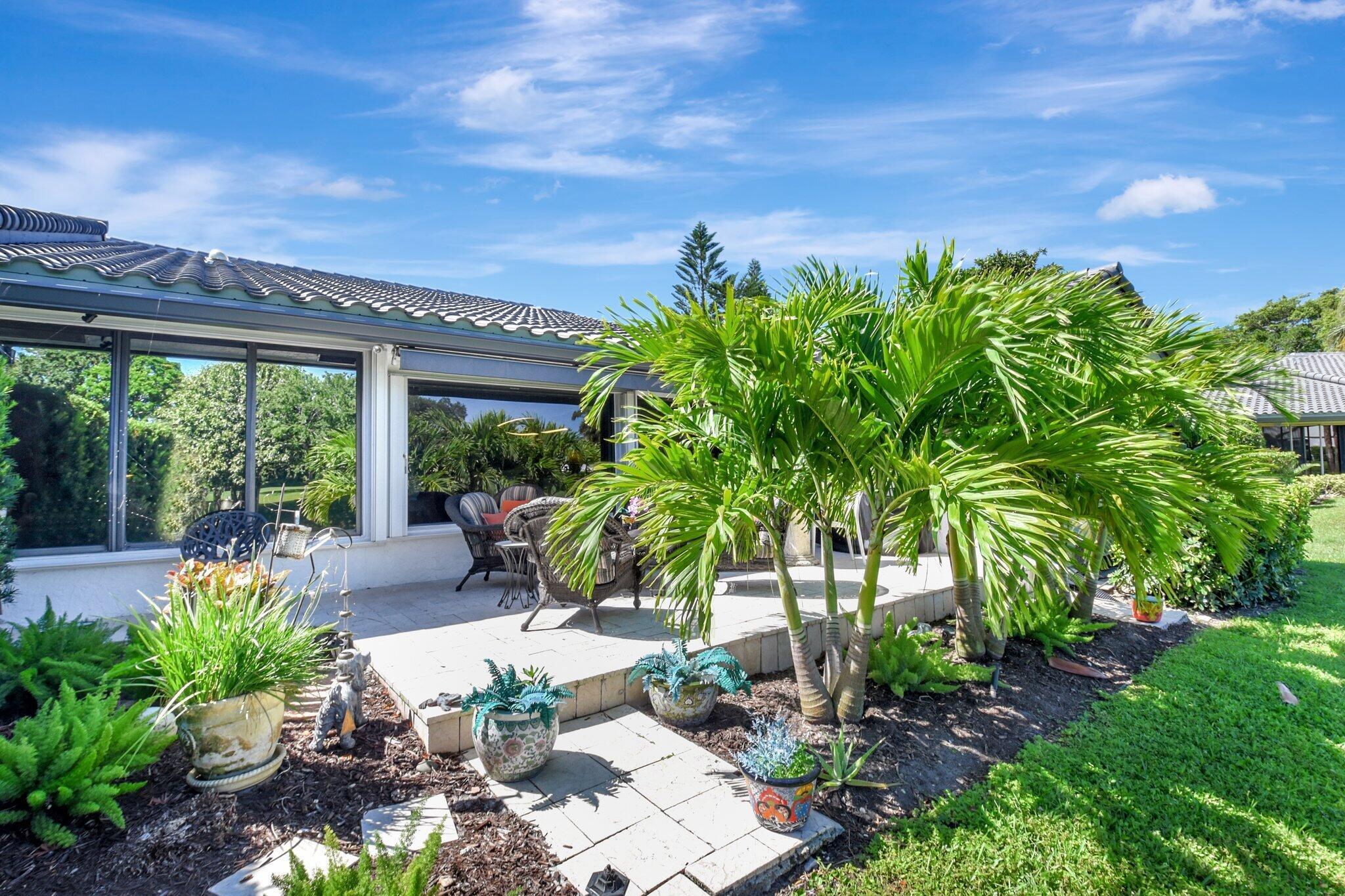 79 Hampshire Ln Boynton Beach, FL 33436