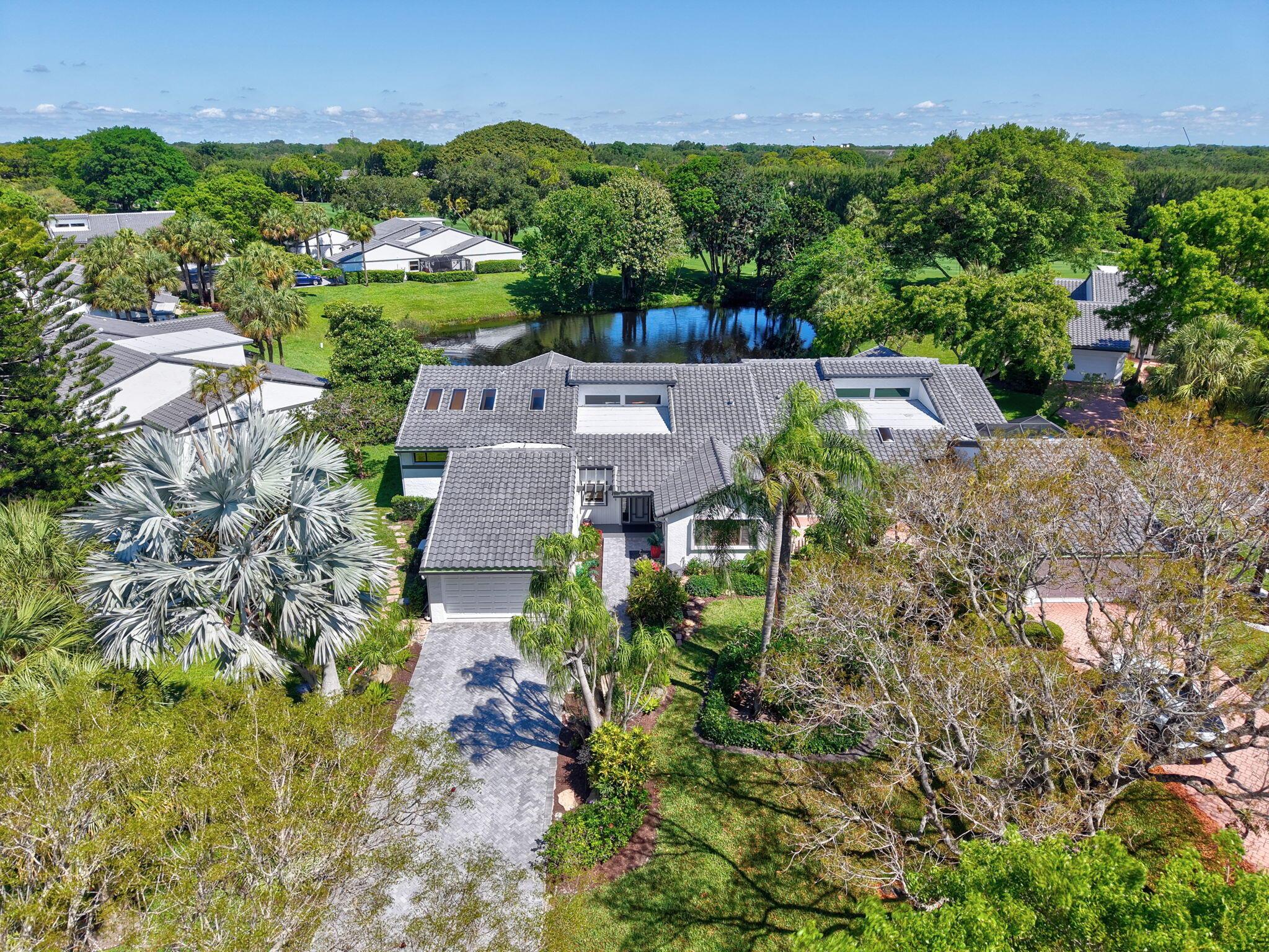 79 Hampshire Ln Boynton Beach, FL 33436