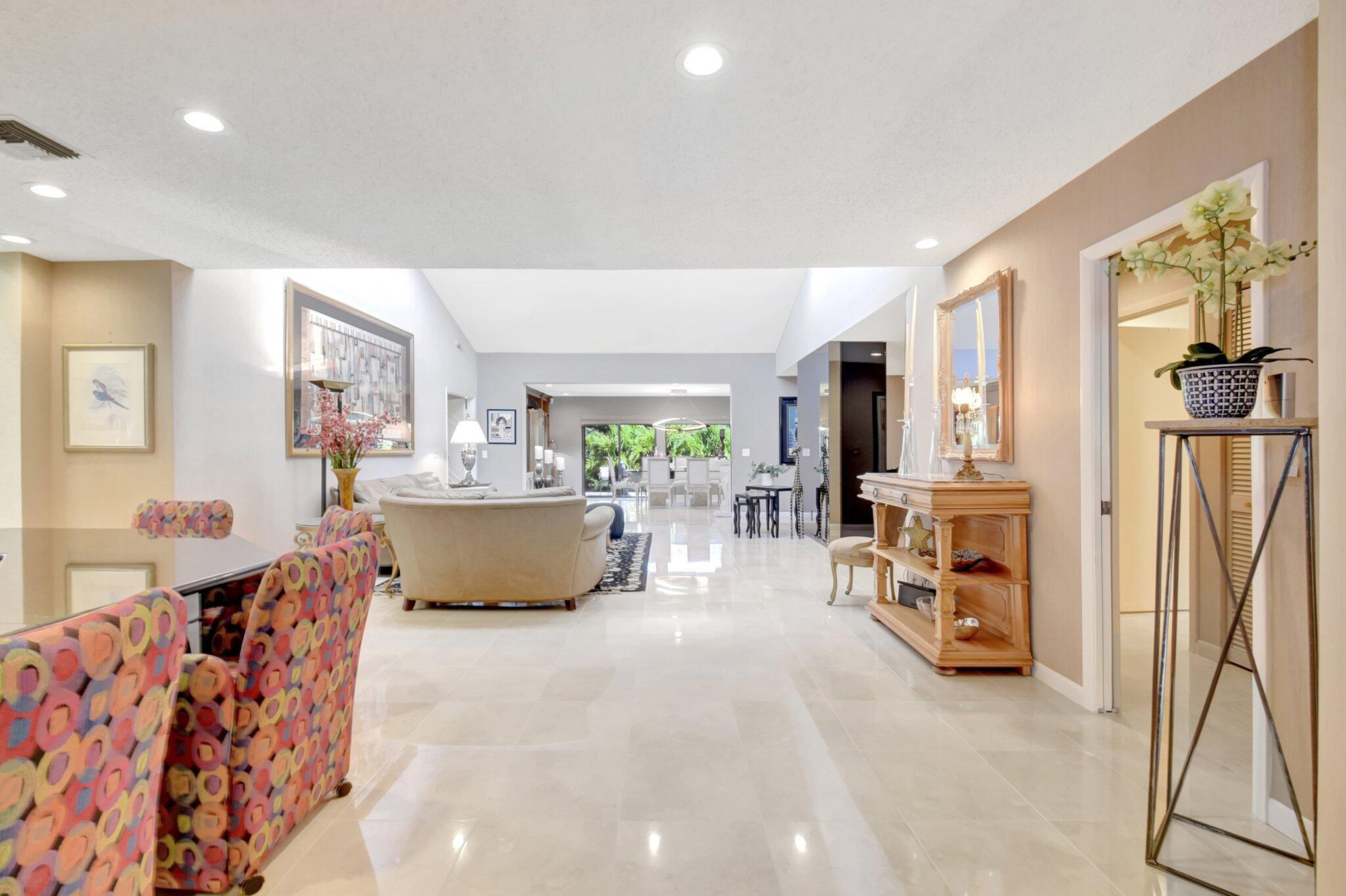 79 Hampshire Ln Boynton Beach, FL 33436