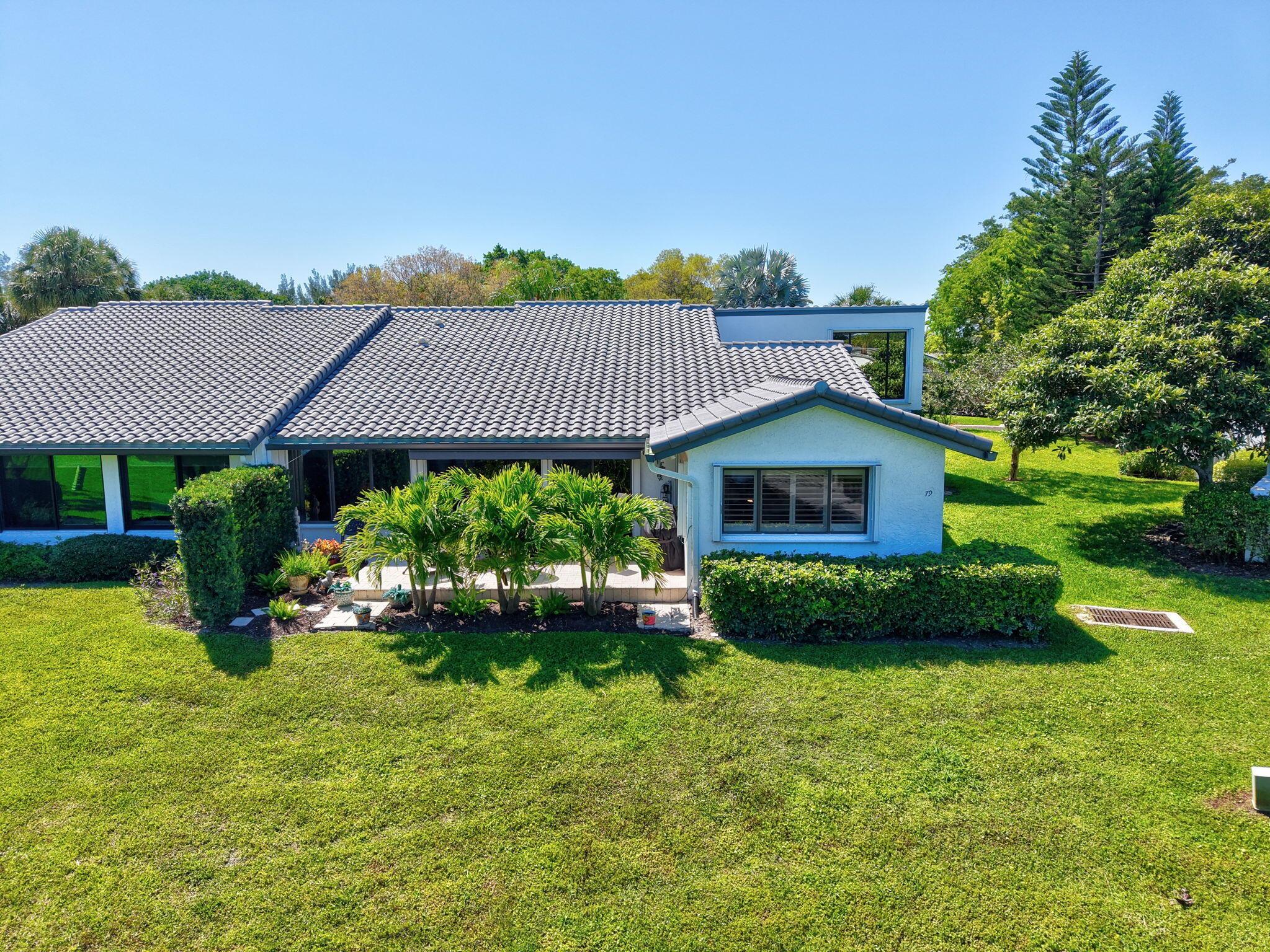 79 Hampshire Ln Boynton Beach, FL 33436