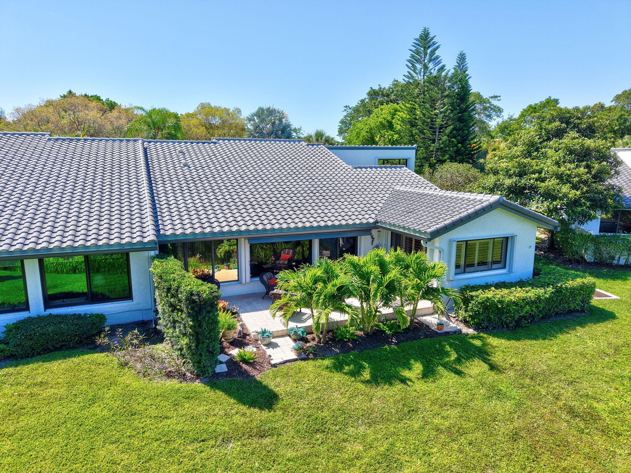 79 Hampshire Ln Boynton Beach, FL 33436