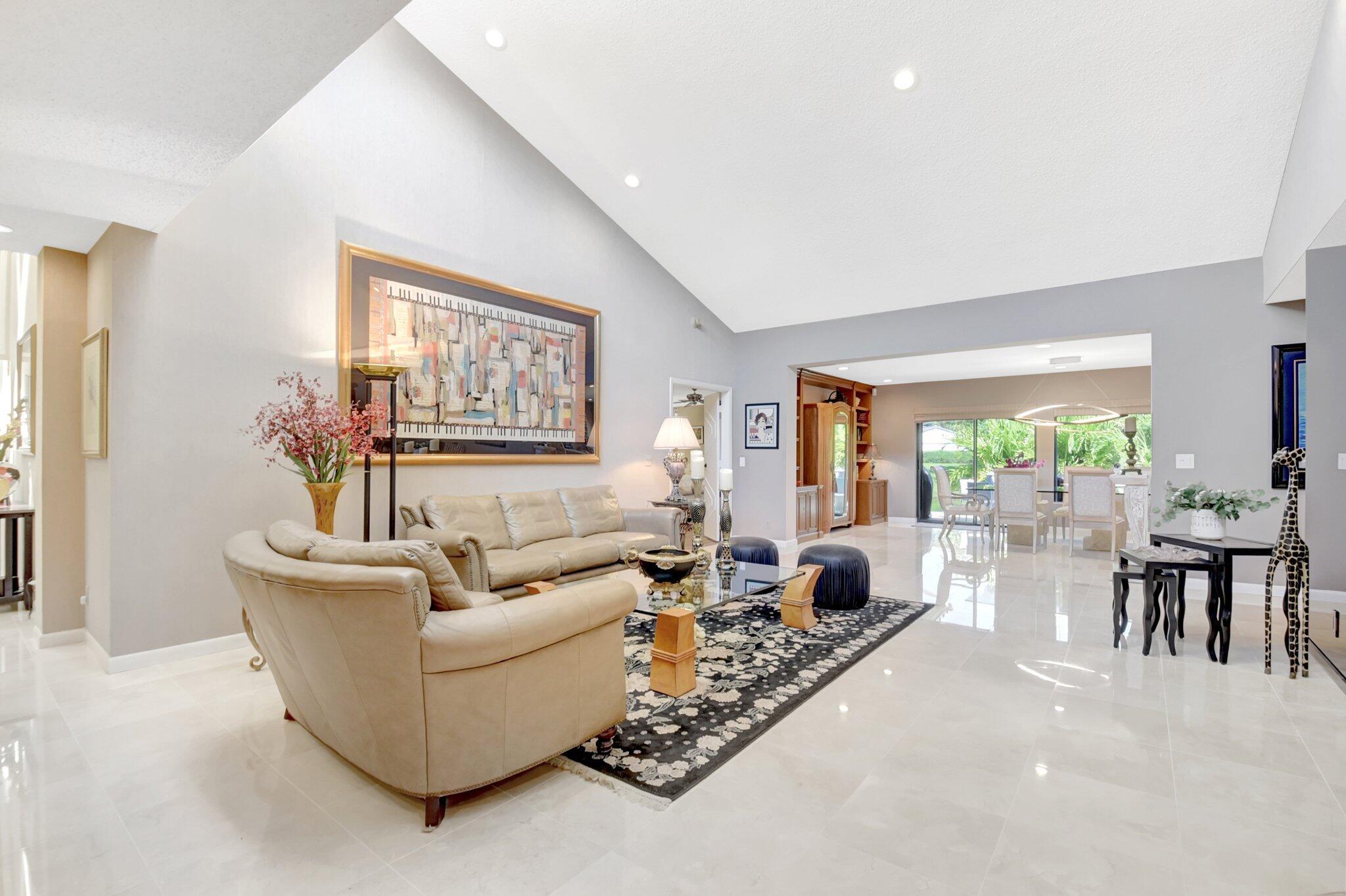 79 Hampshire Ln Boynton Beach, FL 33436