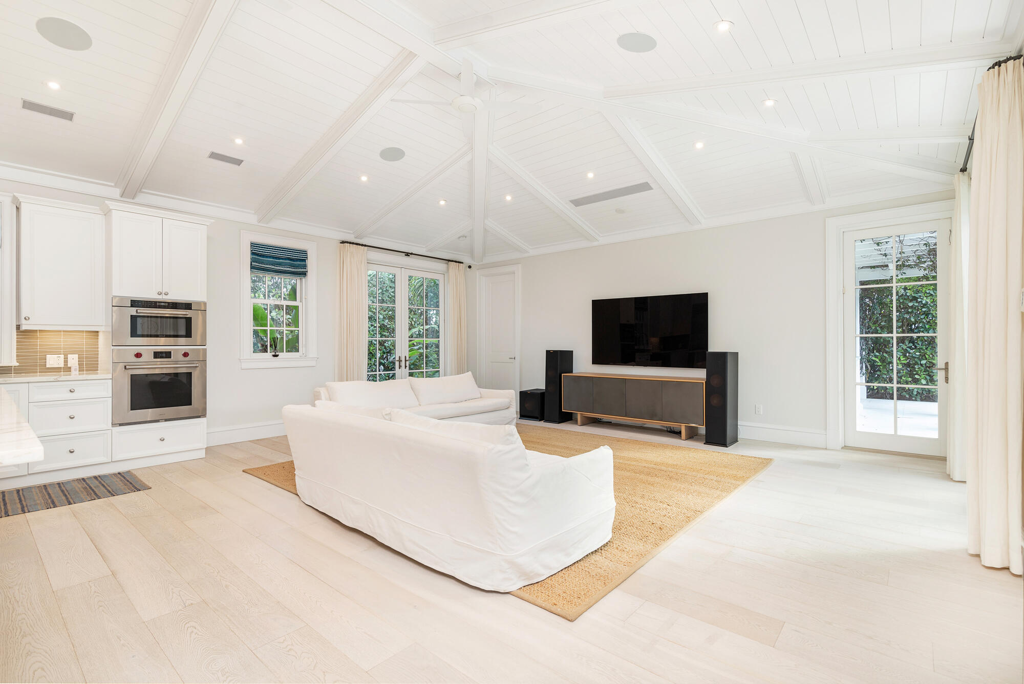 216 Sandpiper Palm Beach, FL 33480