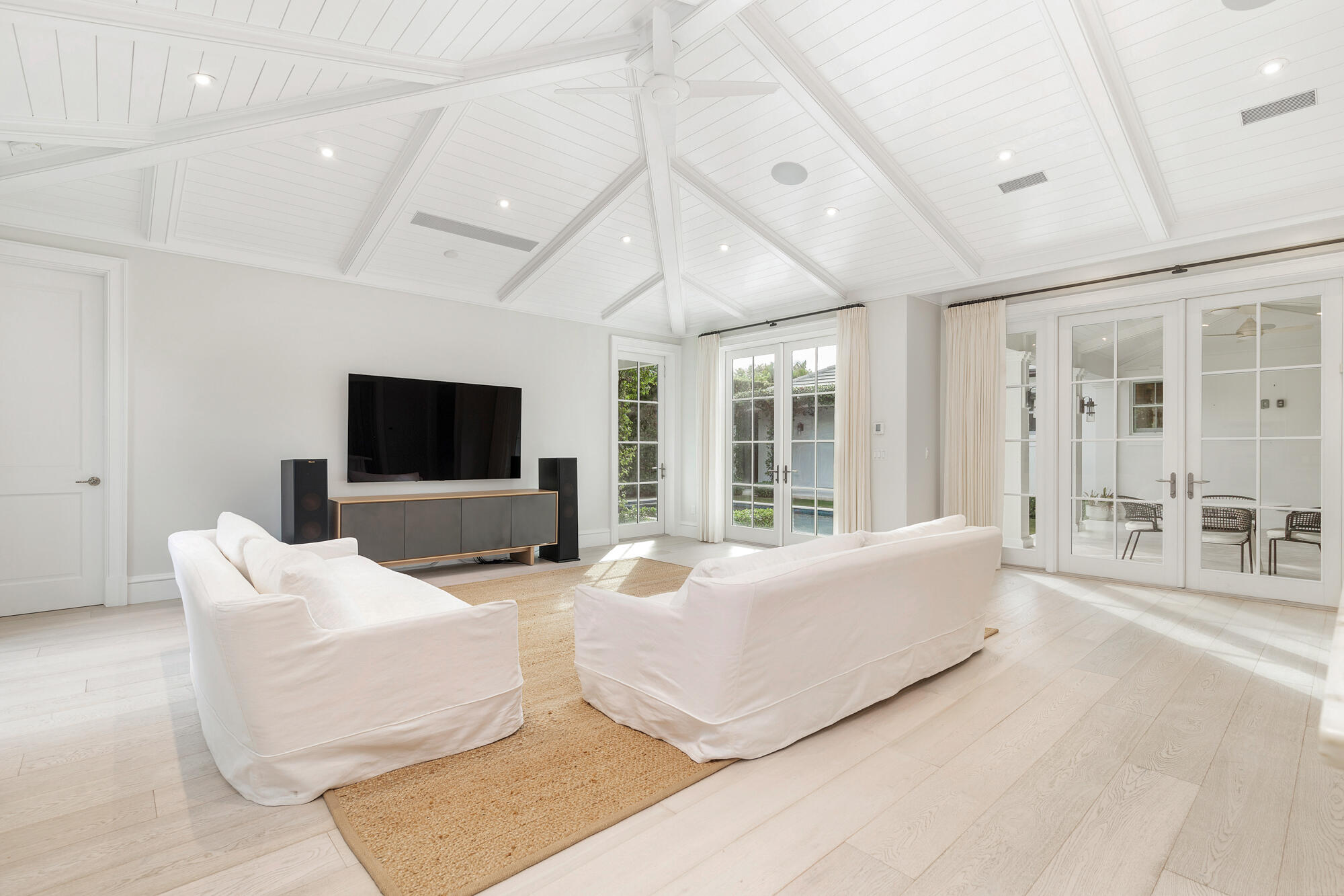 216 Sandpiper Palm Beach, FL 33480