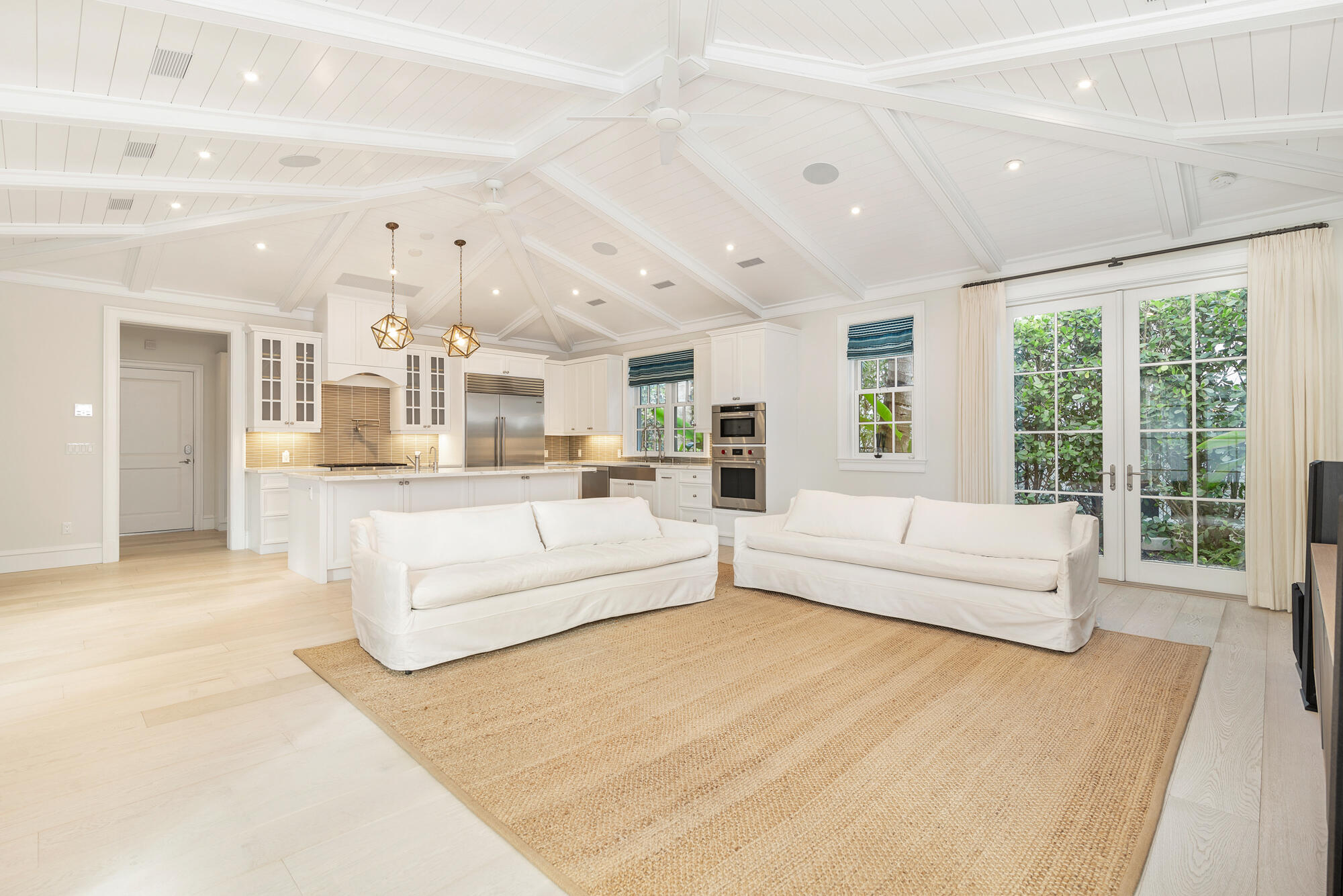 216 Sandpiper Palm Beach, FL 33480