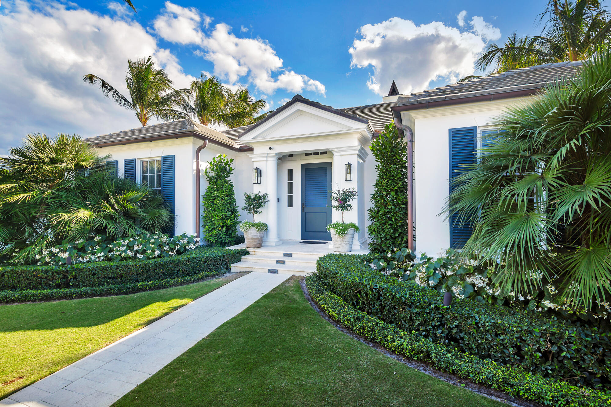 216 Sandpiper Palm Beach, FL 33480