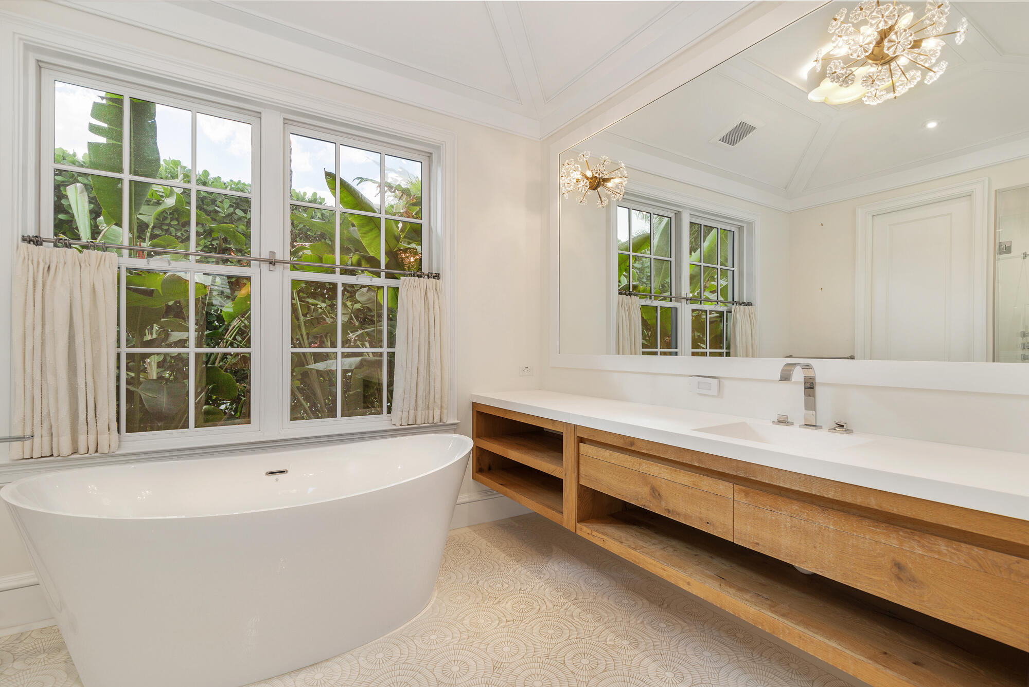 216 Sandpiper Palm Beach, FL 33480