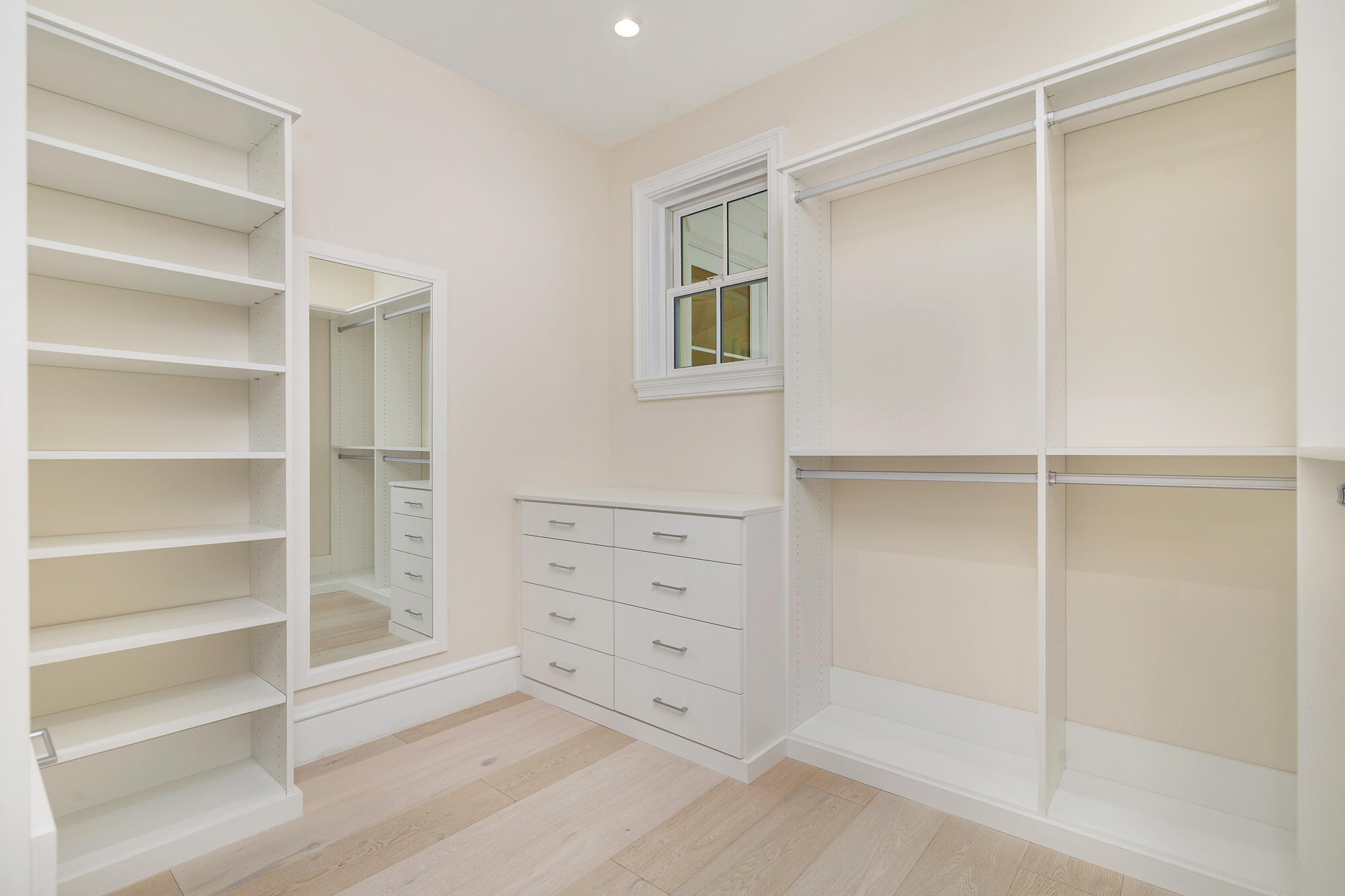 216 Sandpiper Palm Beach, FL 33480