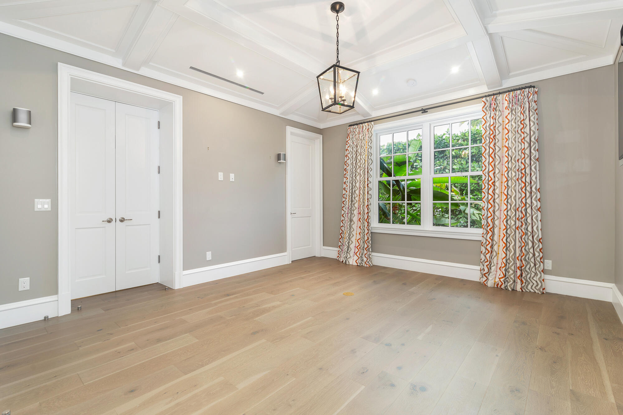 216 Sandpiper Palm Beach, FL 33480