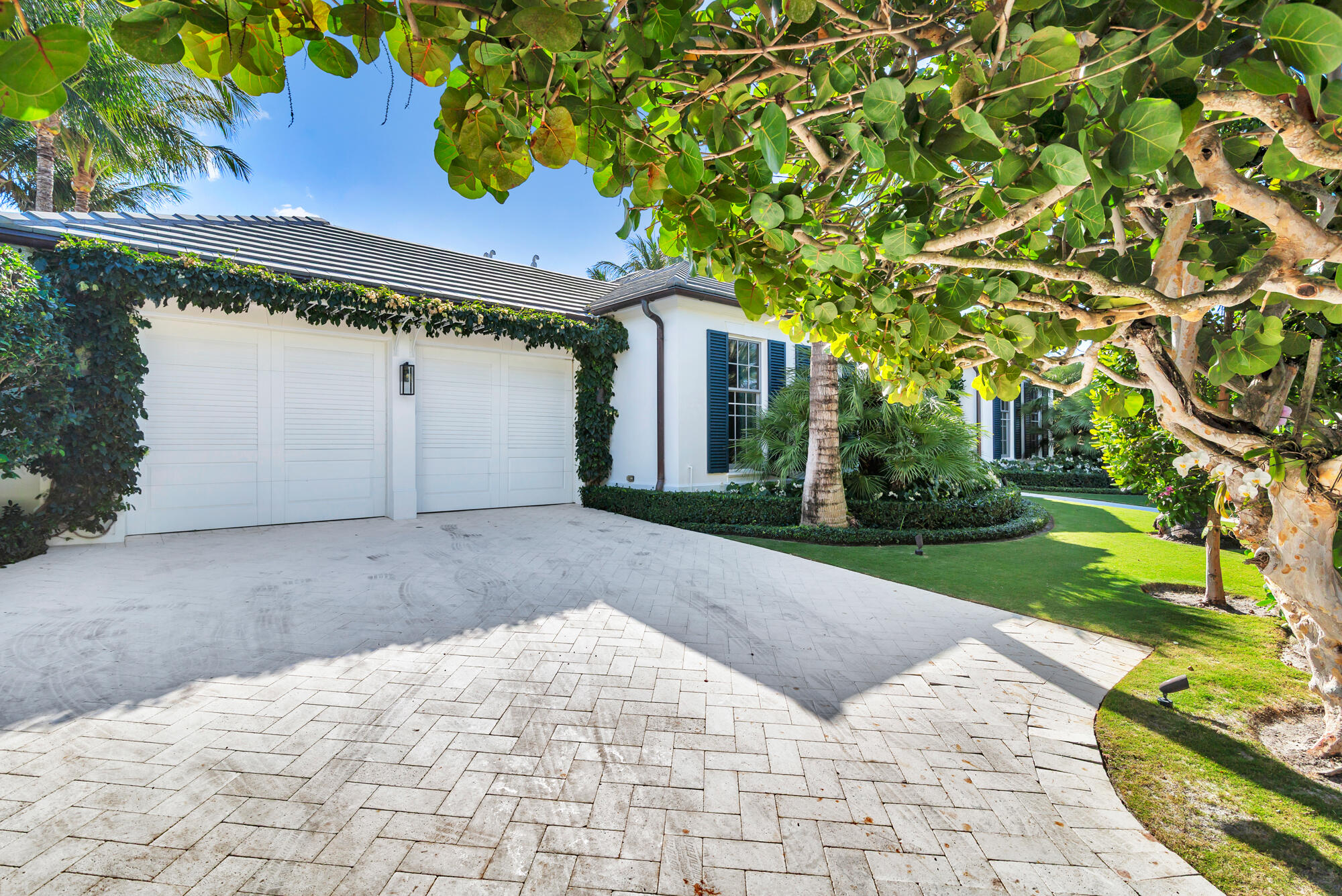 216 Sandpiper Palm Beach, FL 33480