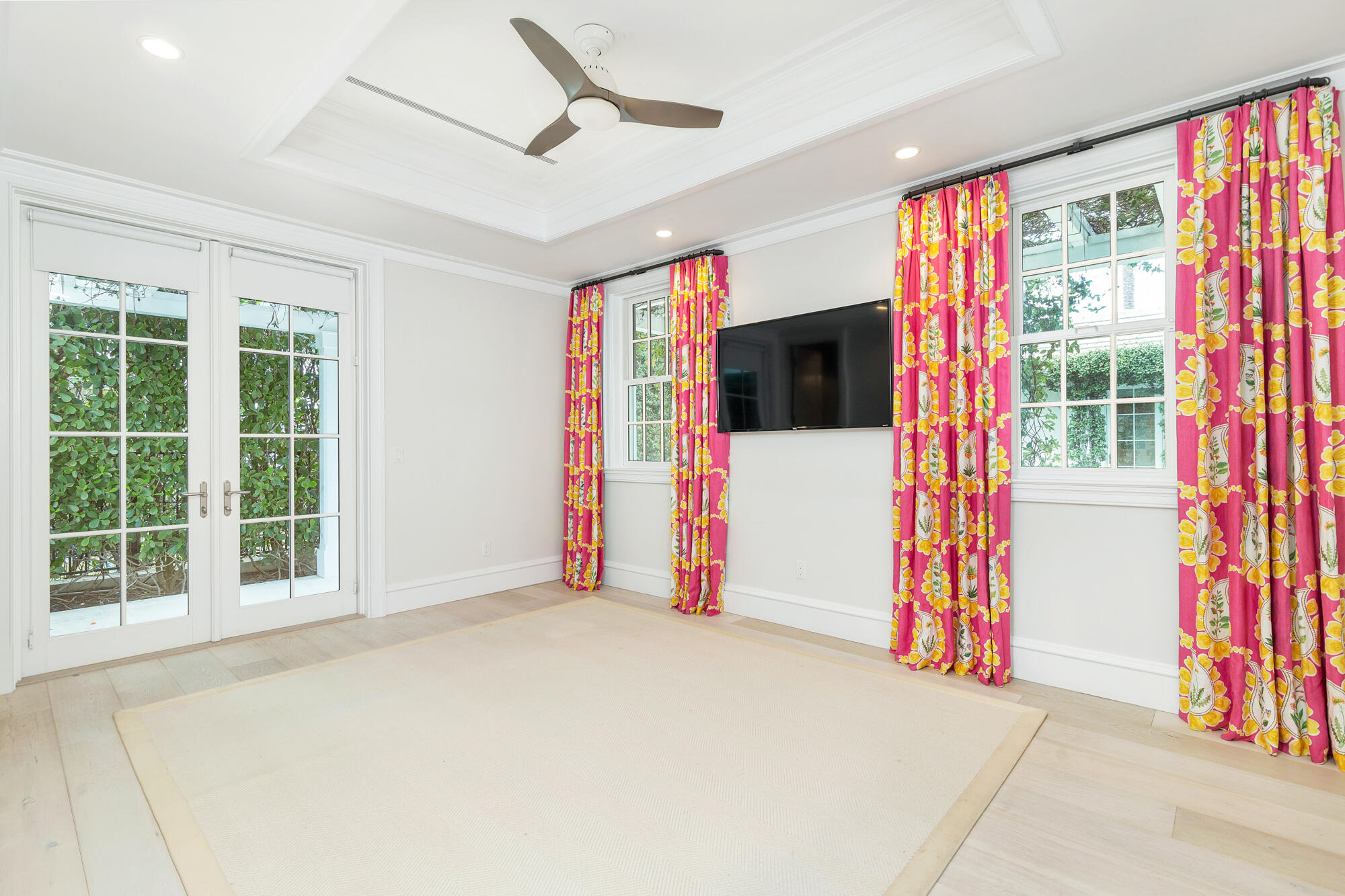 216 Sandpiper Palm Beach, FL 33480