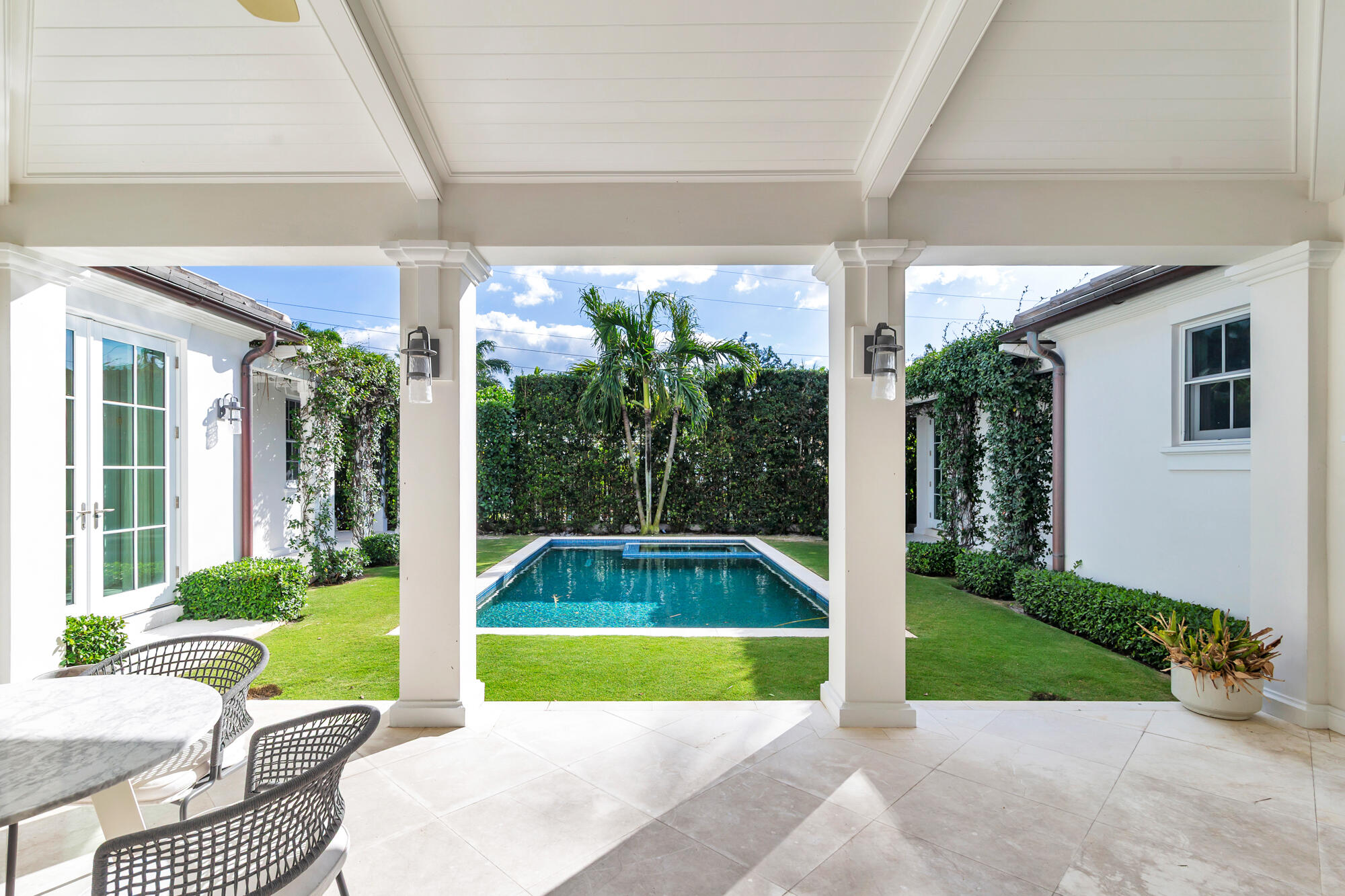 216 Sandpiper Palm Beach, FL 33480