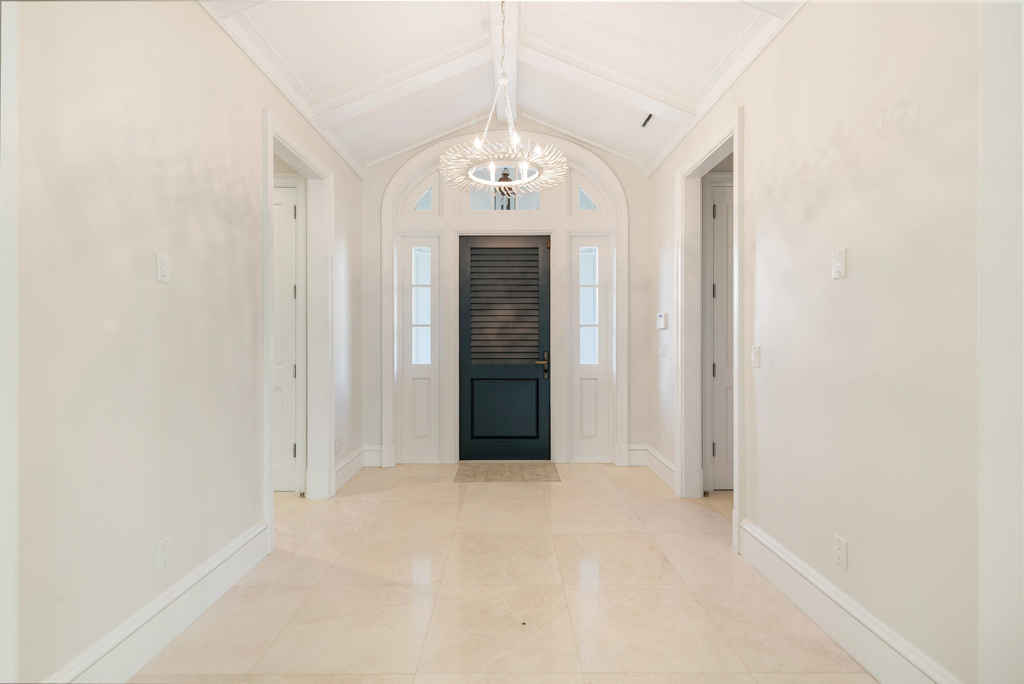 216 Sandpiper Palm Beach, FL 33480