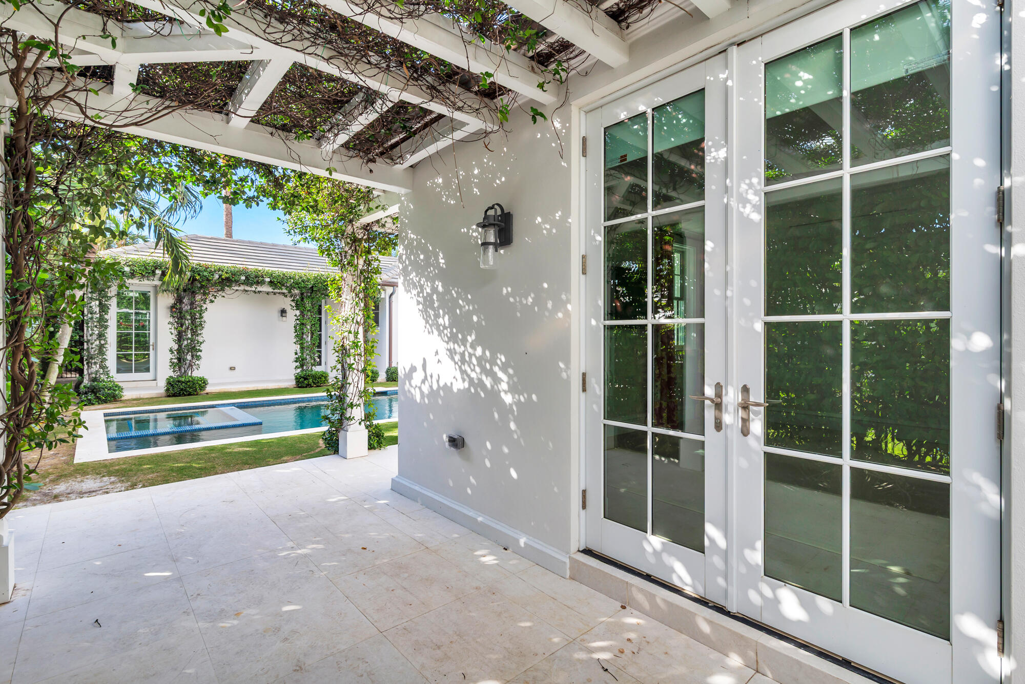 216 Sandpiper Palm Beach, FL 33480