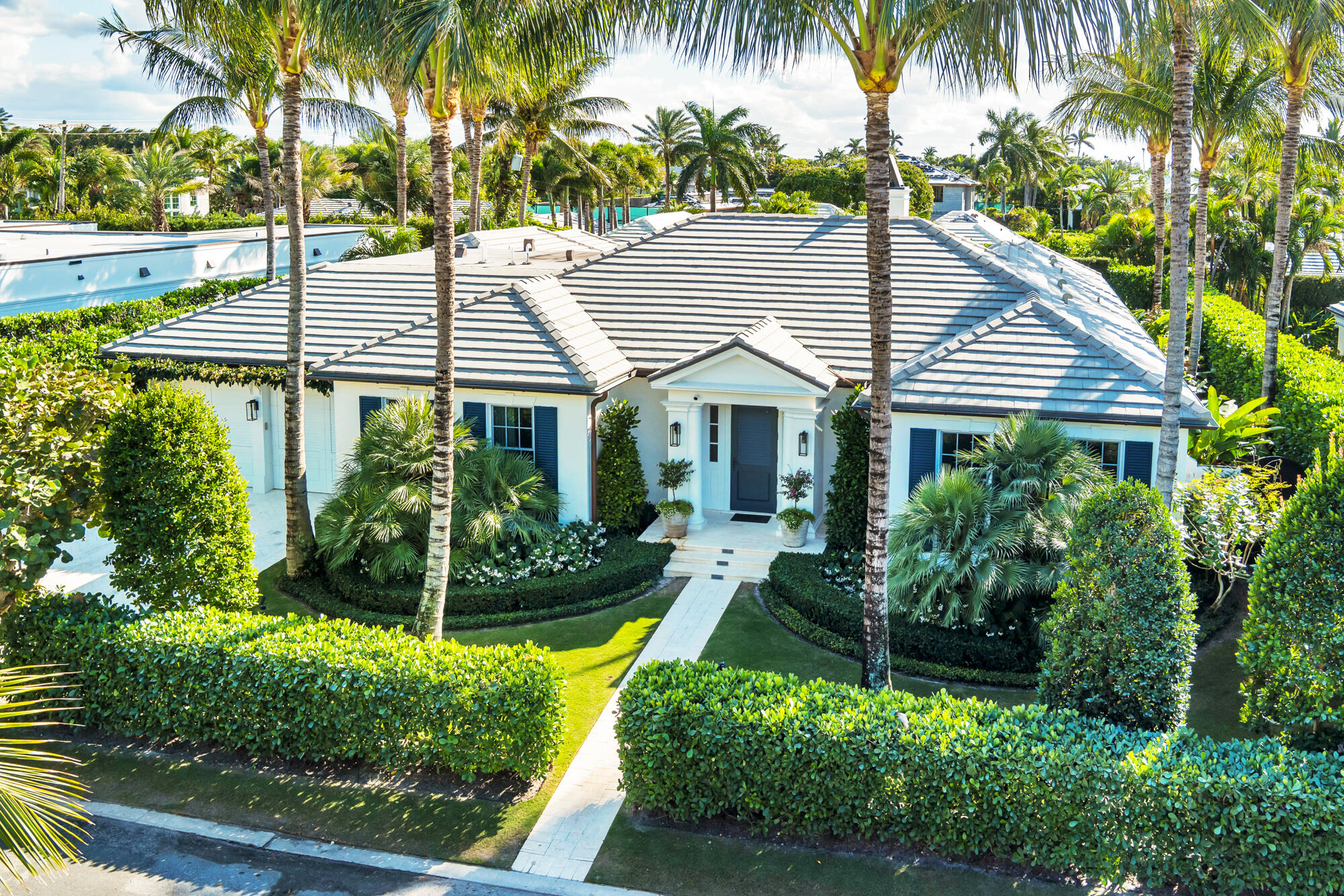 216 Sandpiper Palm Beach, FL 33480