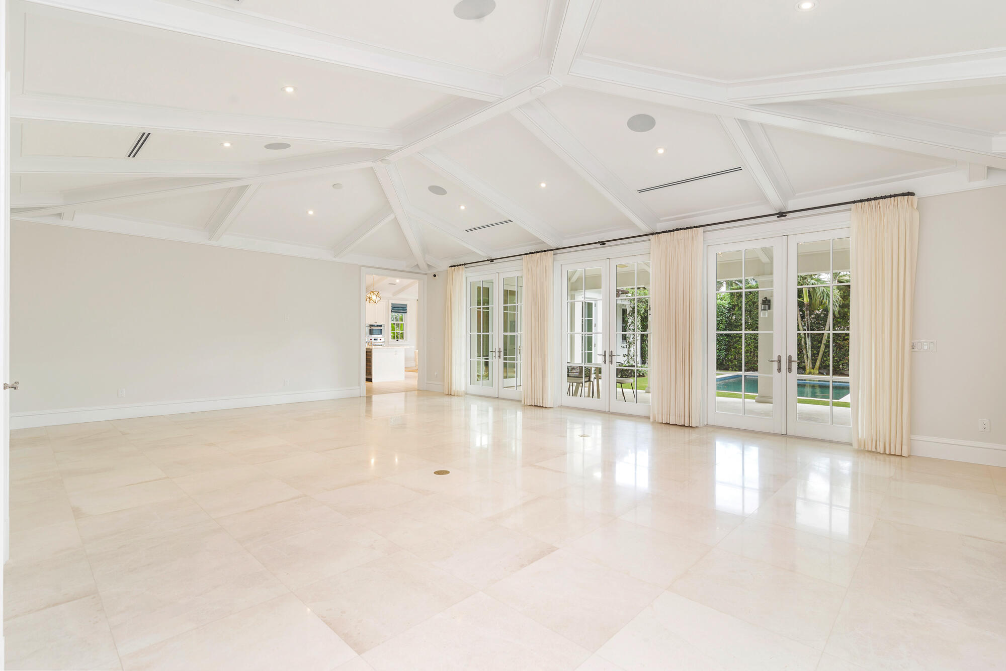 216 Sandpiper Palm Beach, FL 33480