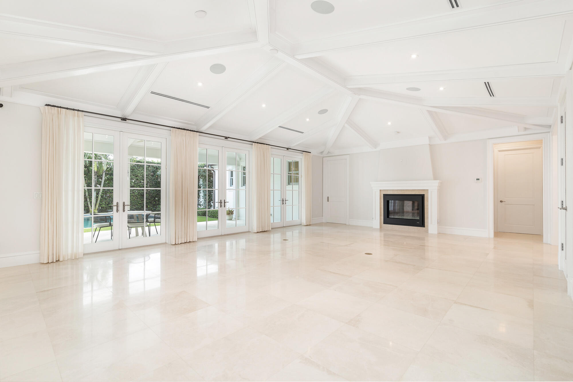 216 Sandpiper Palm Beach, FL 33480