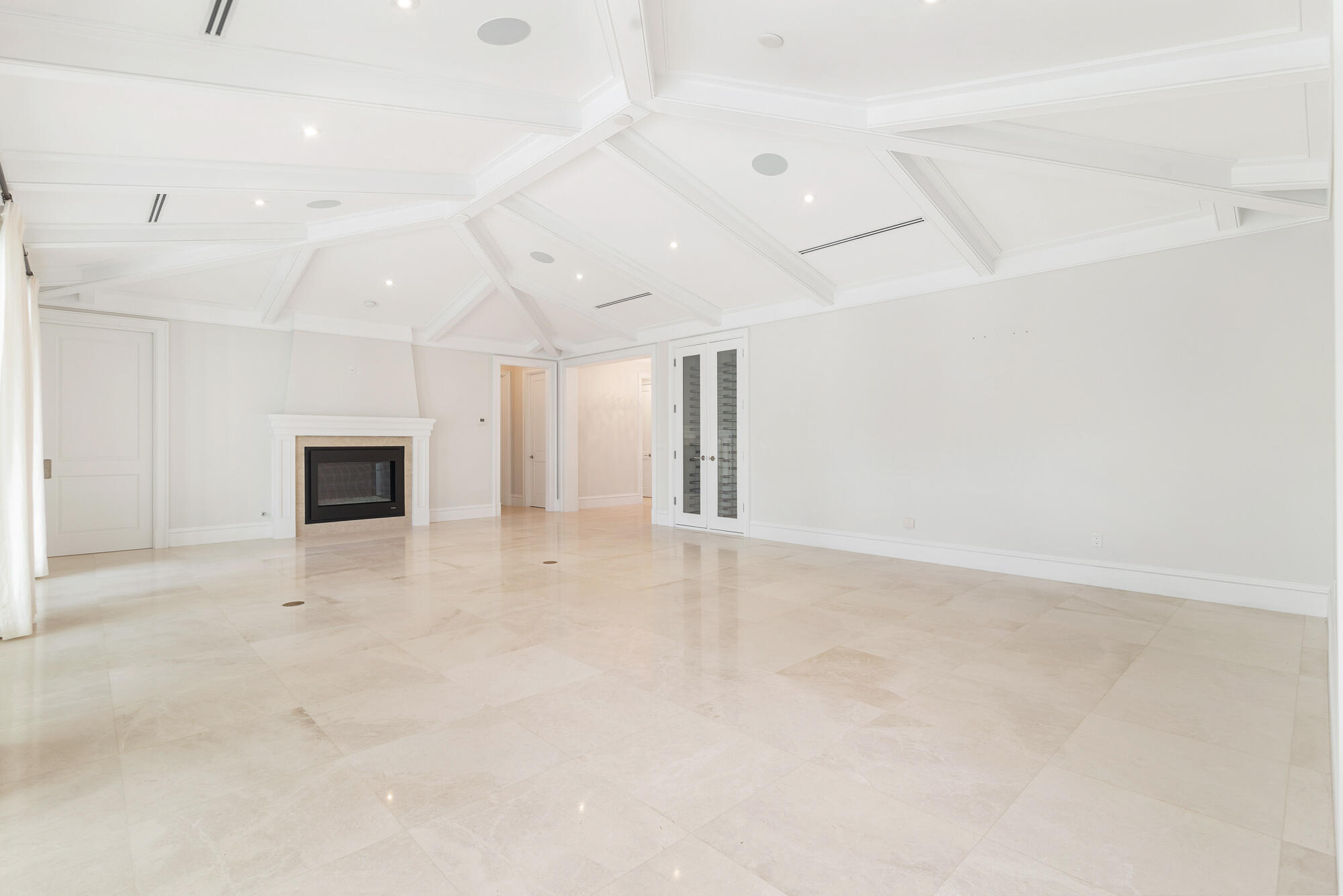 216 Sandpiper Palm Beach, FL 33480