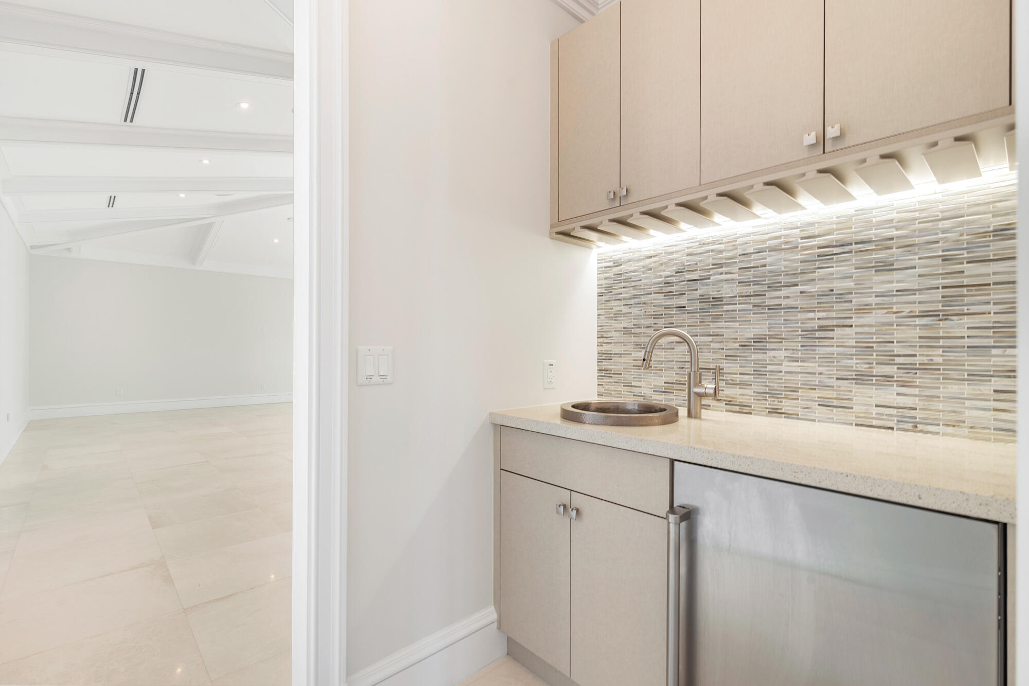 216 Sandpiper Palm Beach, FL 33480